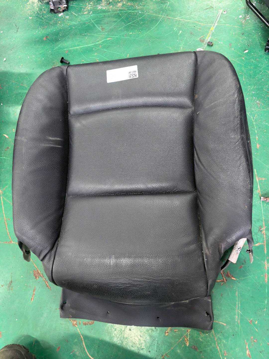 52107230653 副驾驶员座椅底座面罩