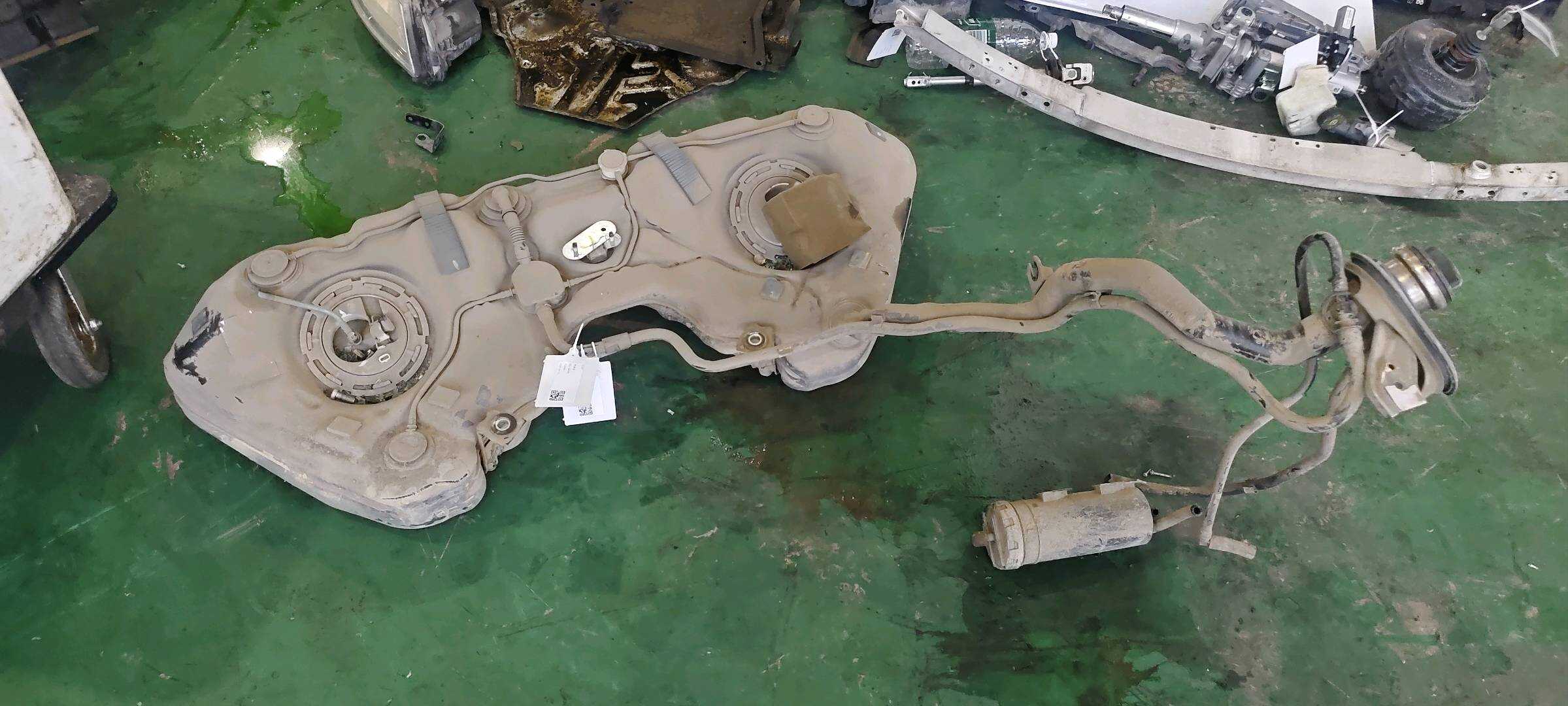 A2124701394 Fuel Pump, Left