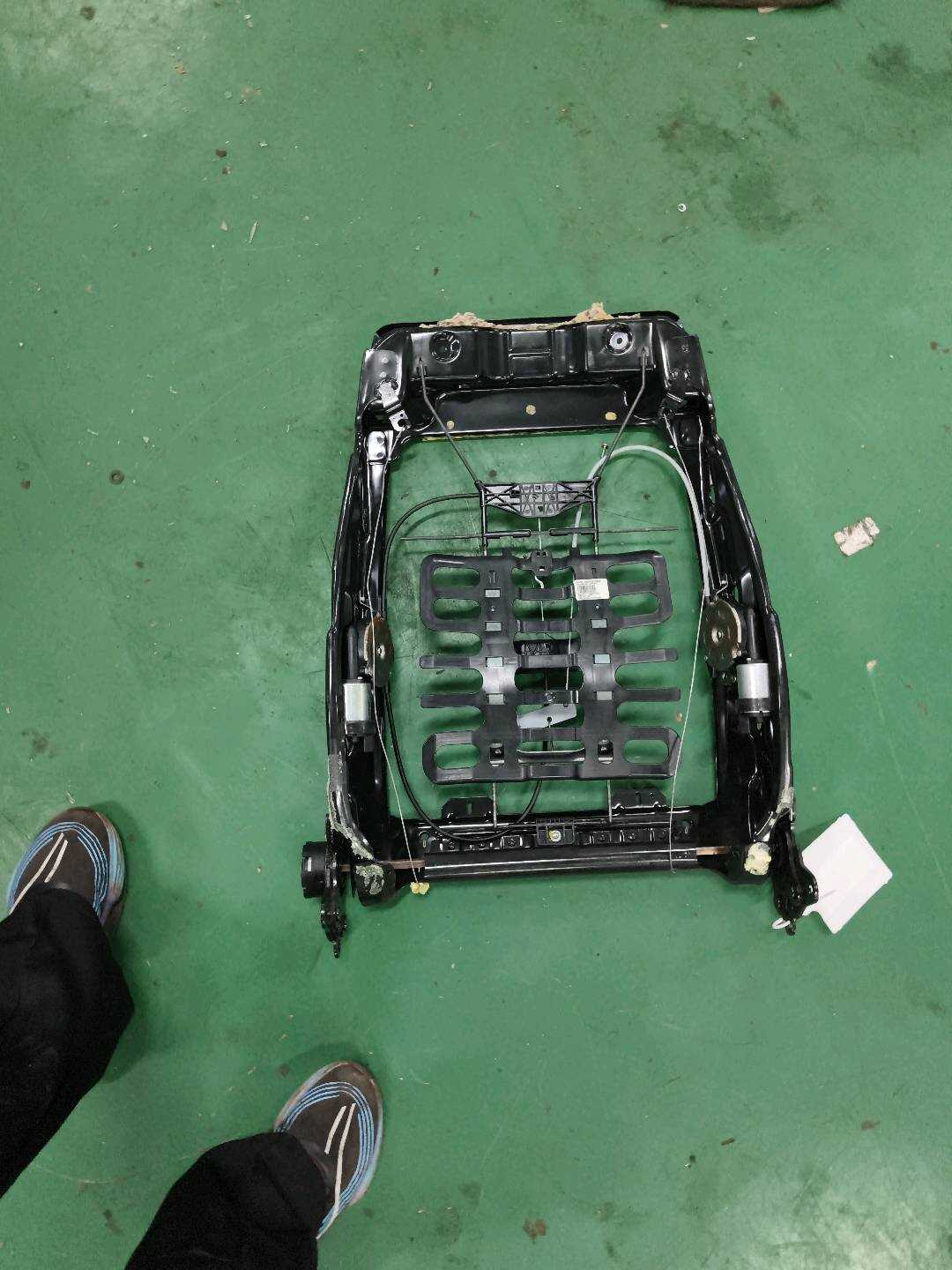 1K4882046MF 副驾驶员座椅靠背骨架