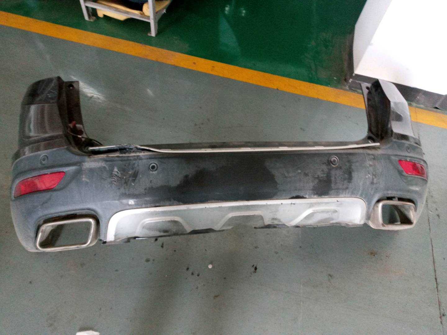 64410239Z Rear Bumper Cover