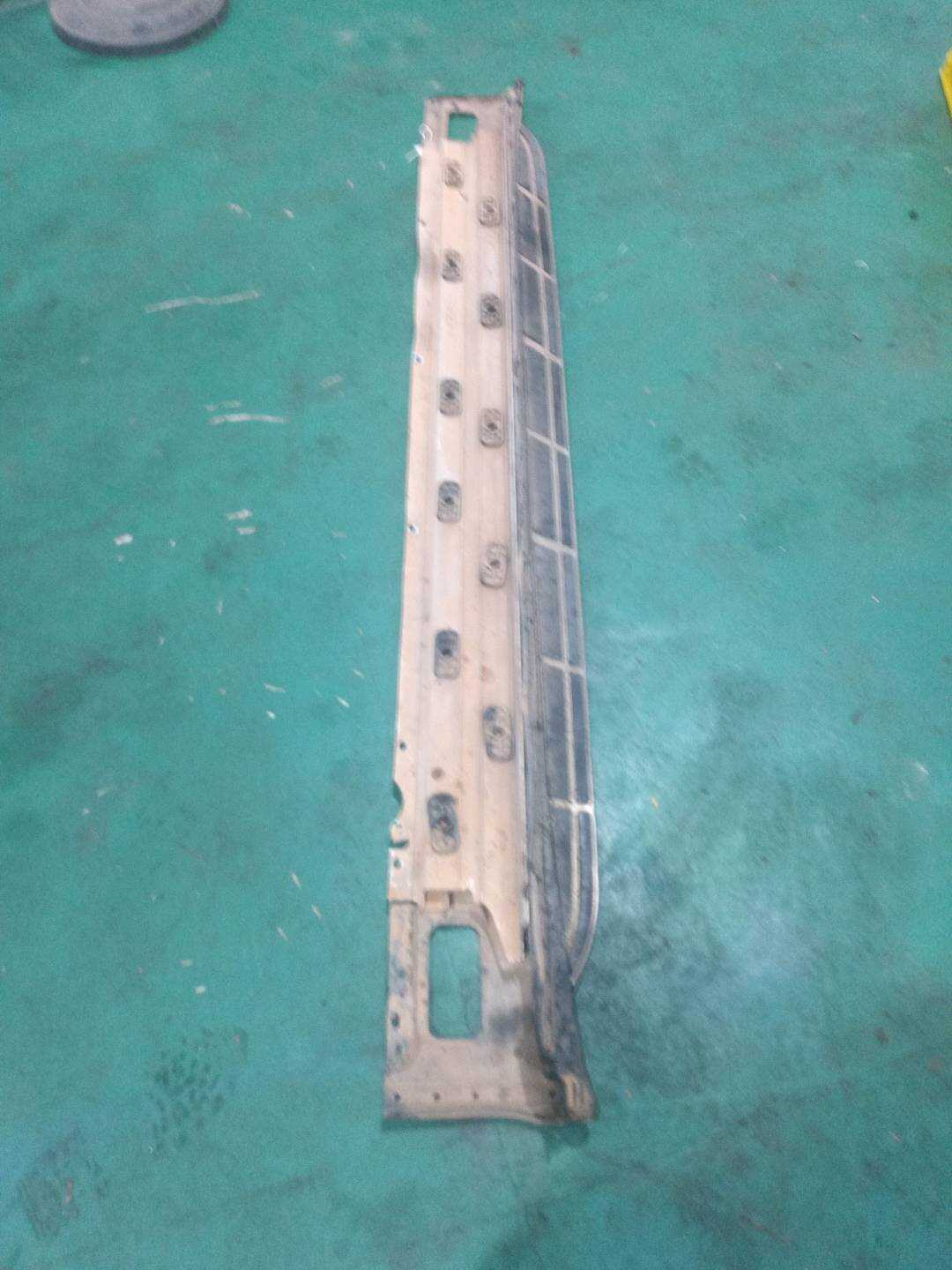 95855984800 侧脚踏板总成(右)