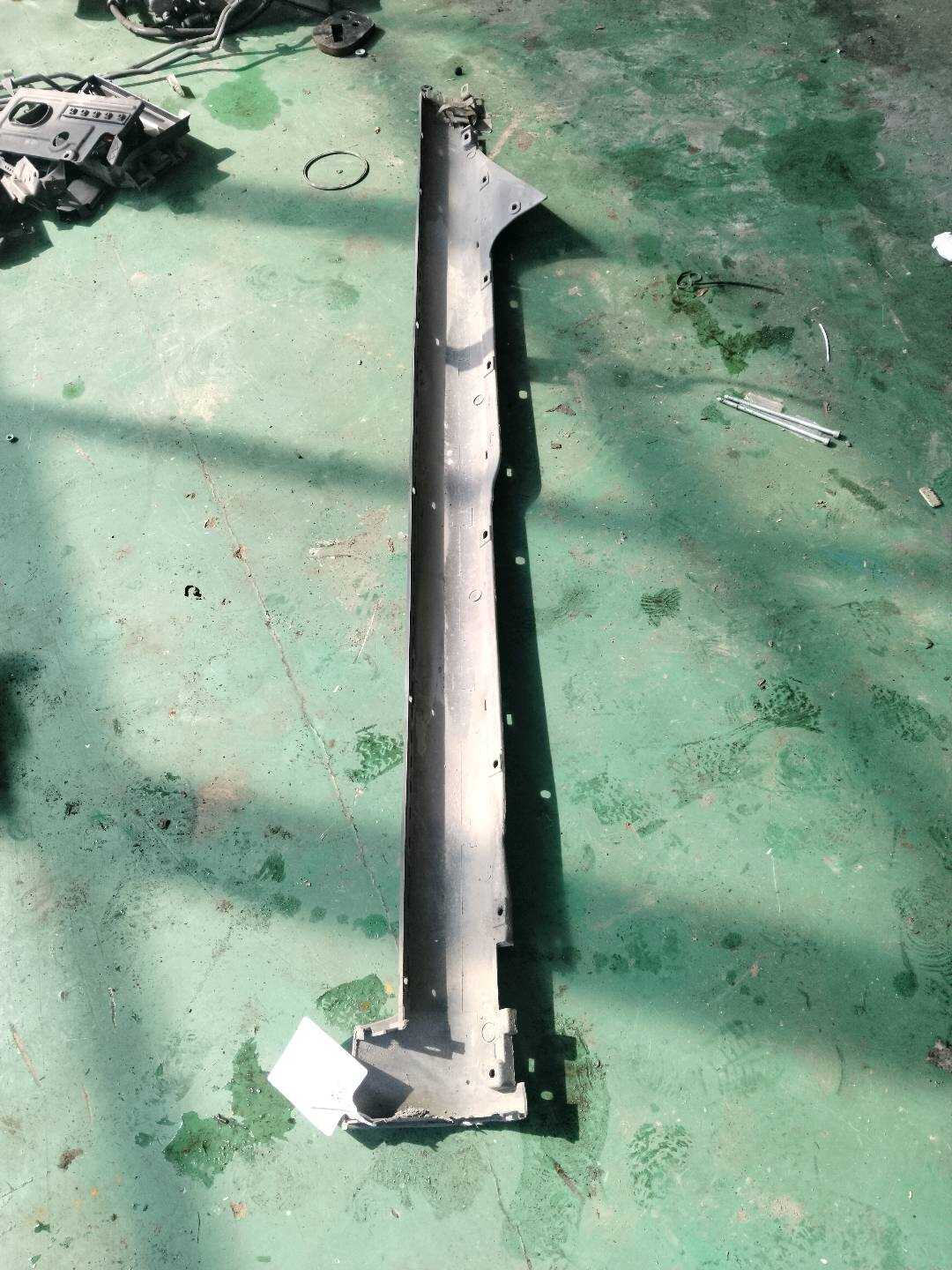 4C0853860 Rocker Panel, Right