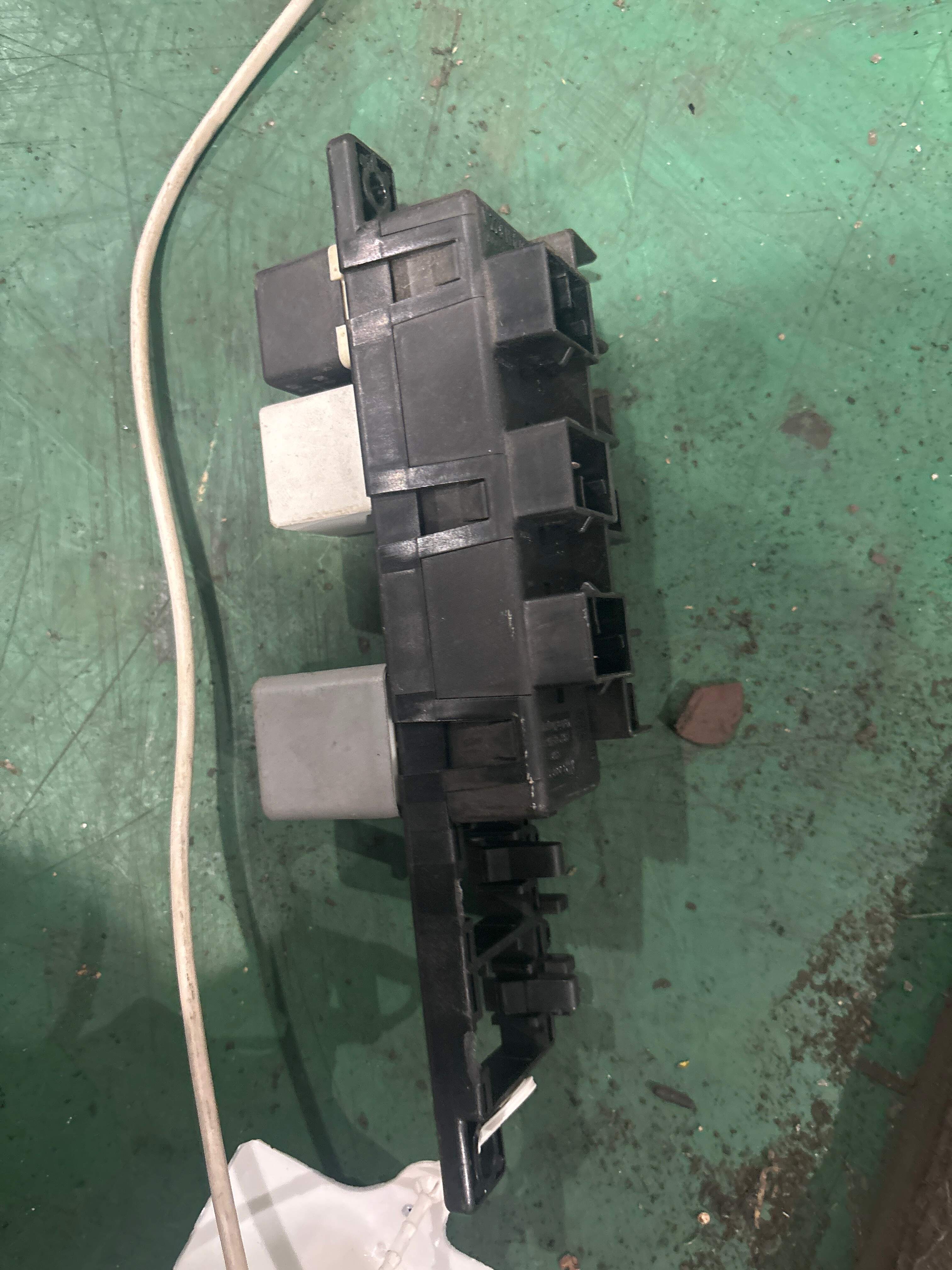 L8D0951253 Relay