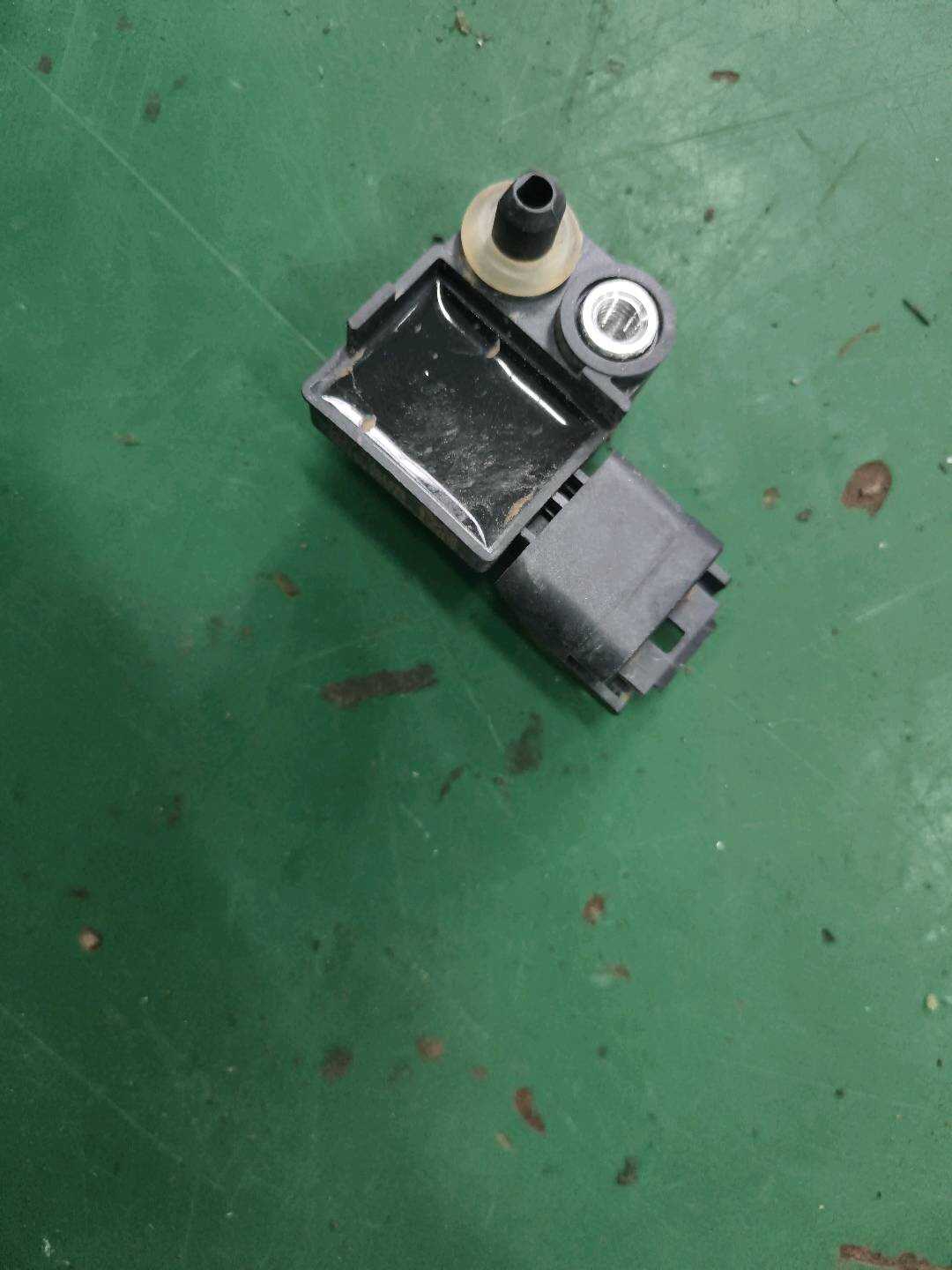 65779159311 Front Door Airbag Sensor, Left