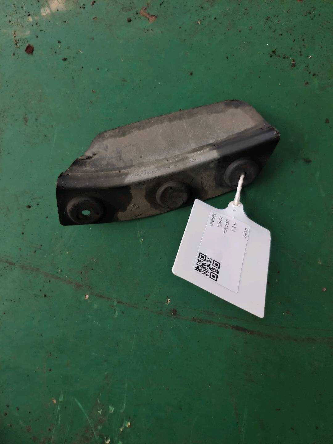 51627213653 前叶子板内衬阻风板(左前)