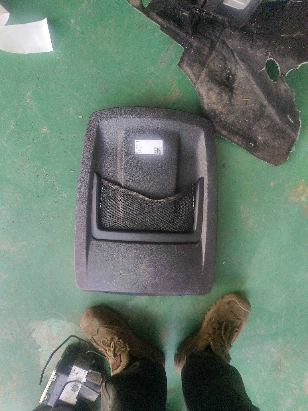 52107254431 副驾驶员座椅靠背骨架护面