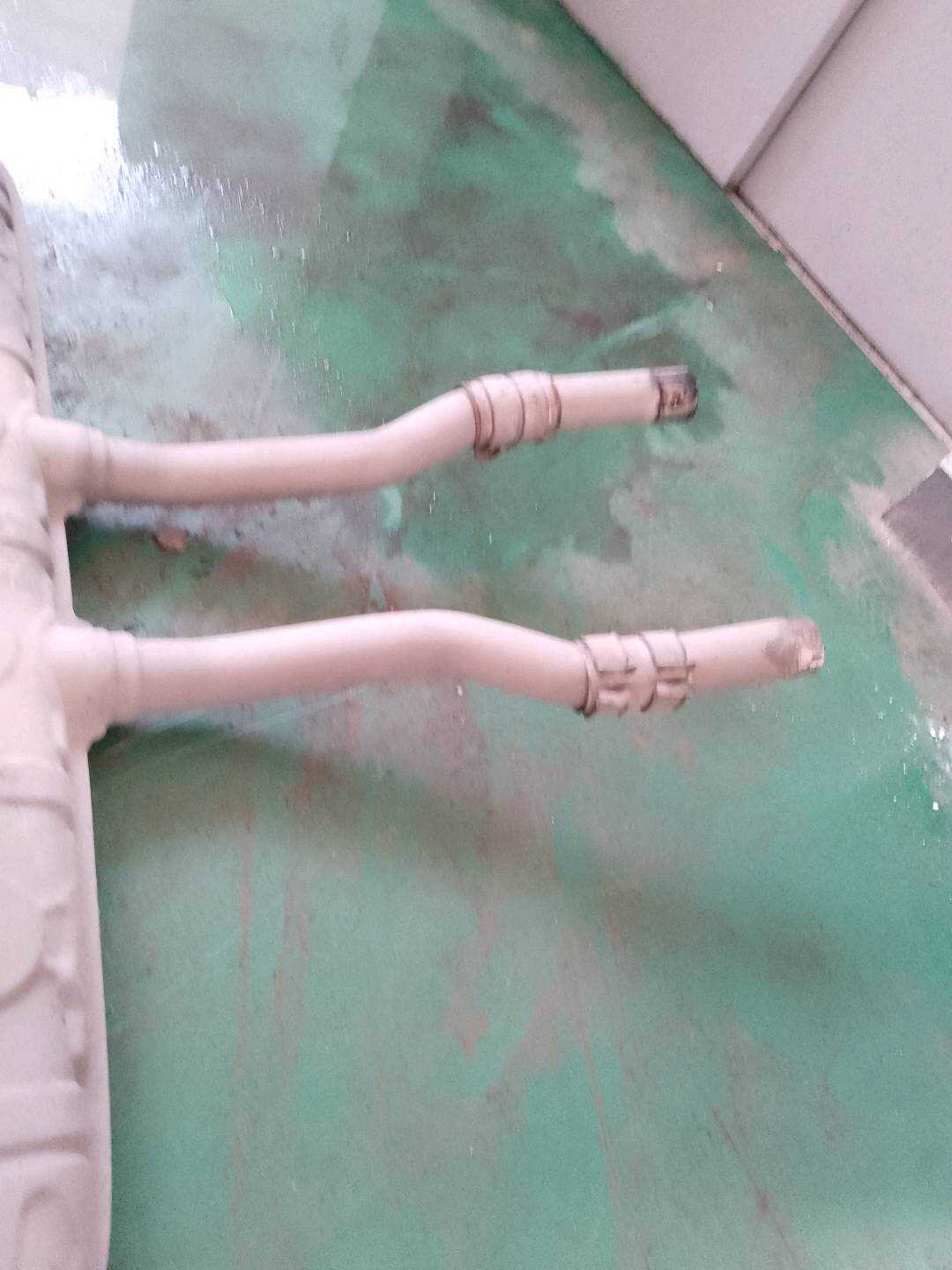 7L8253609P 排气管（后）