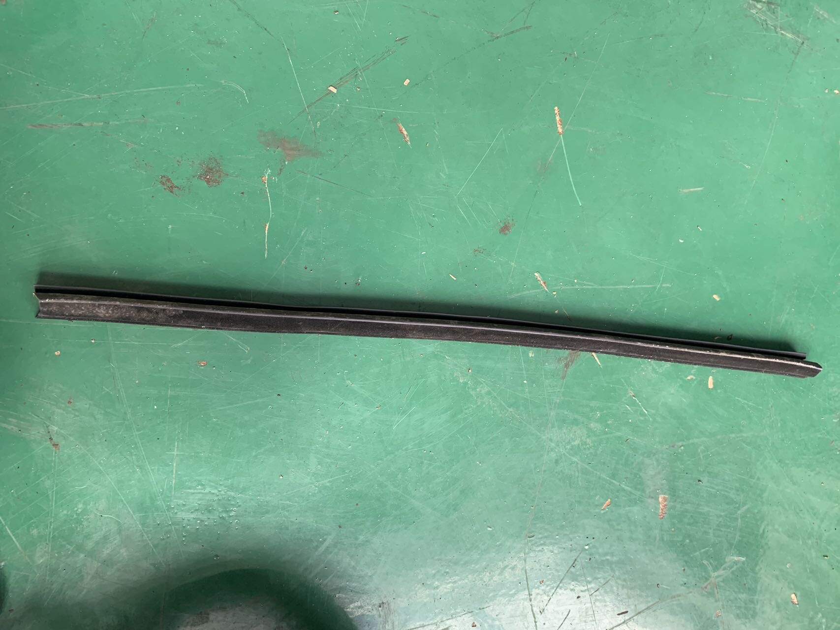 83231D0000 Rear Door Window Molding (Left Inner)