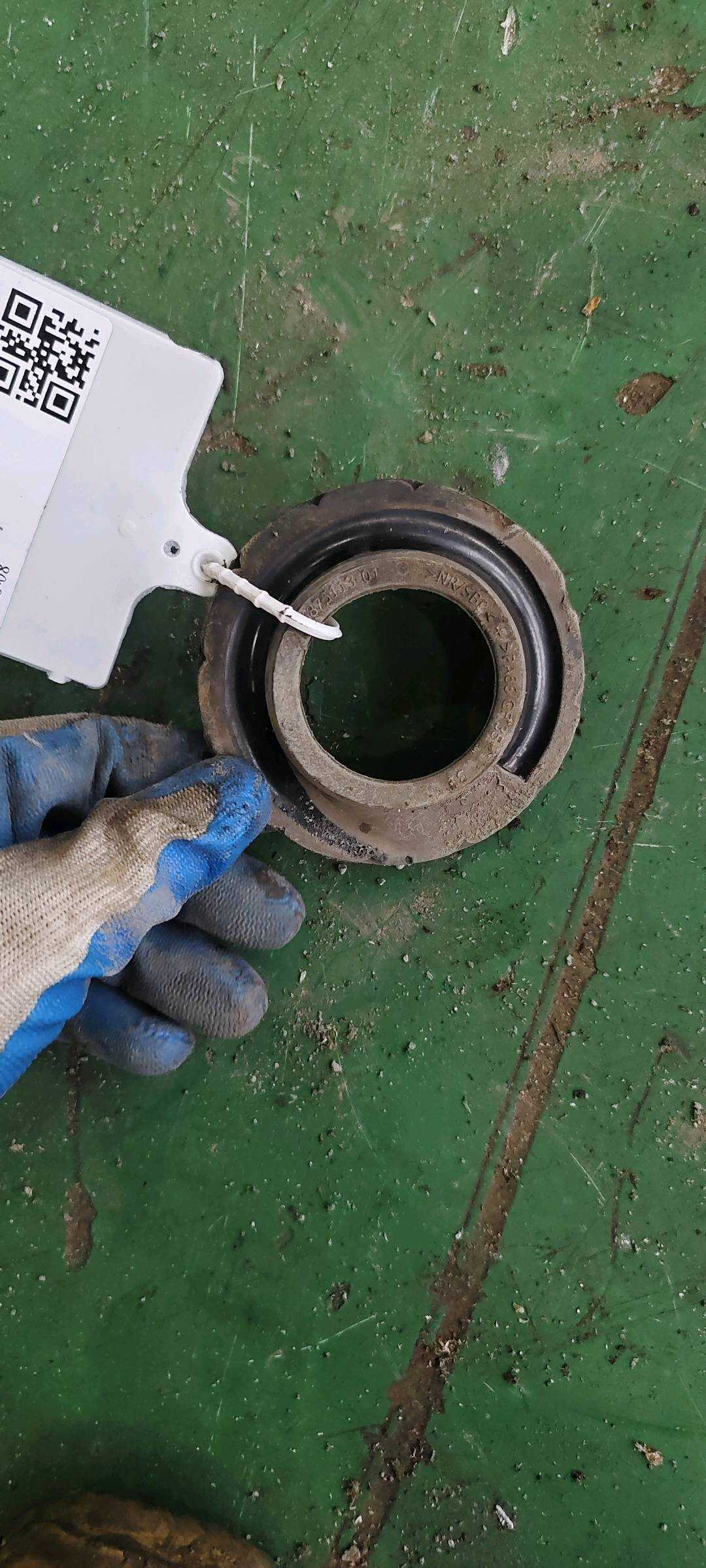 33536875113 Rear Shock Absorber Spring Pad, Upper