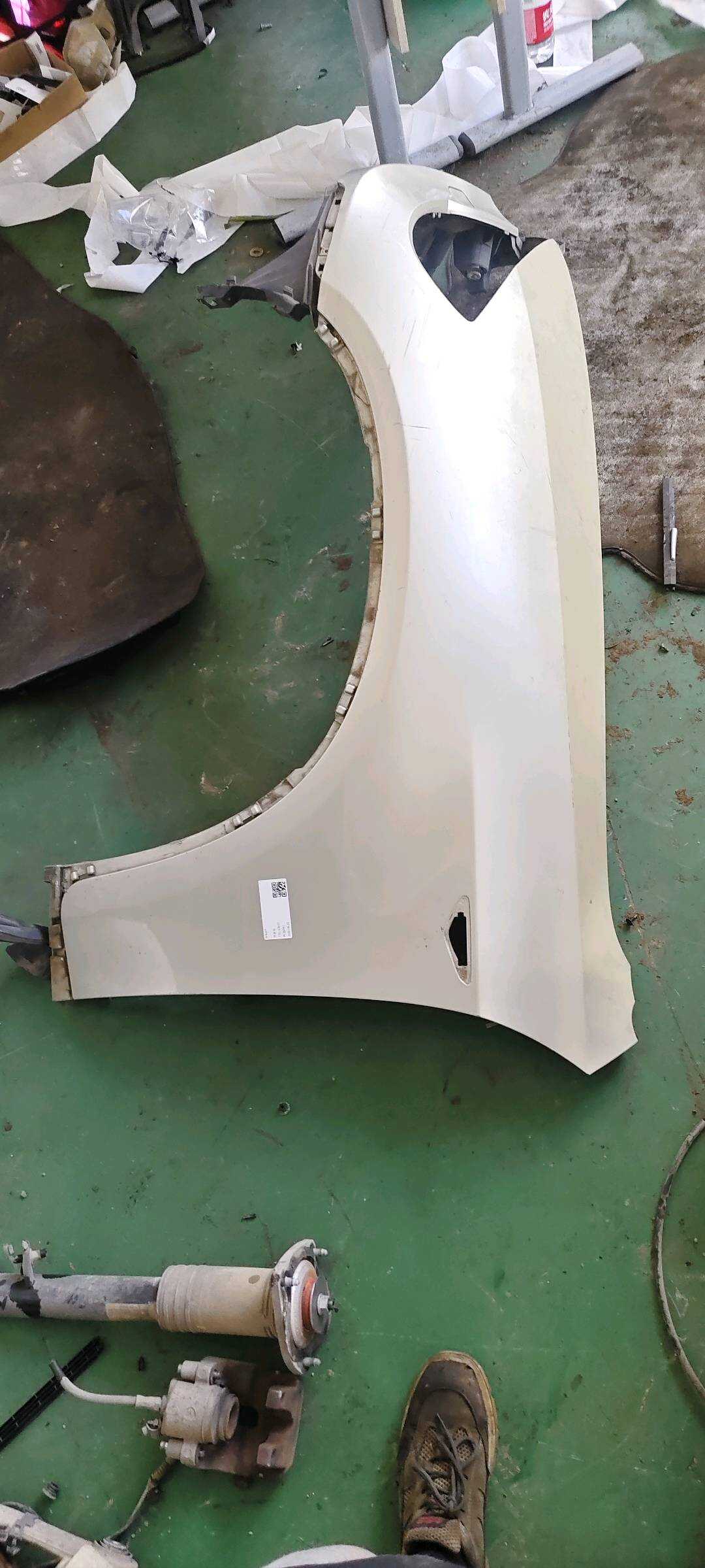 51657052423 前叶子板左