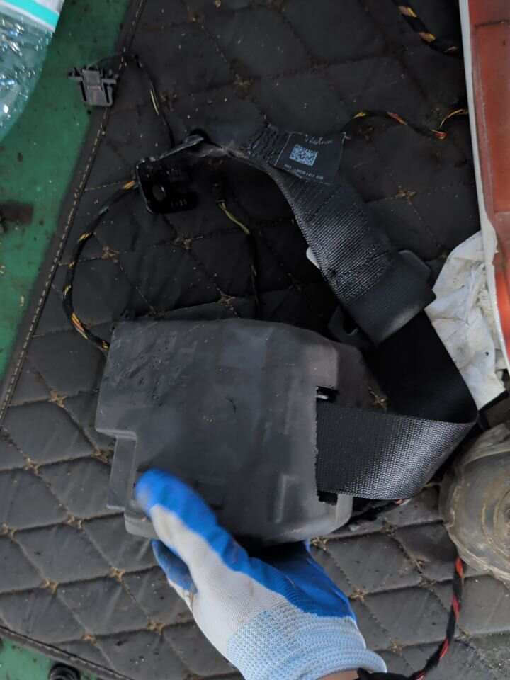 72117313381 后座椅侧安全带(左)