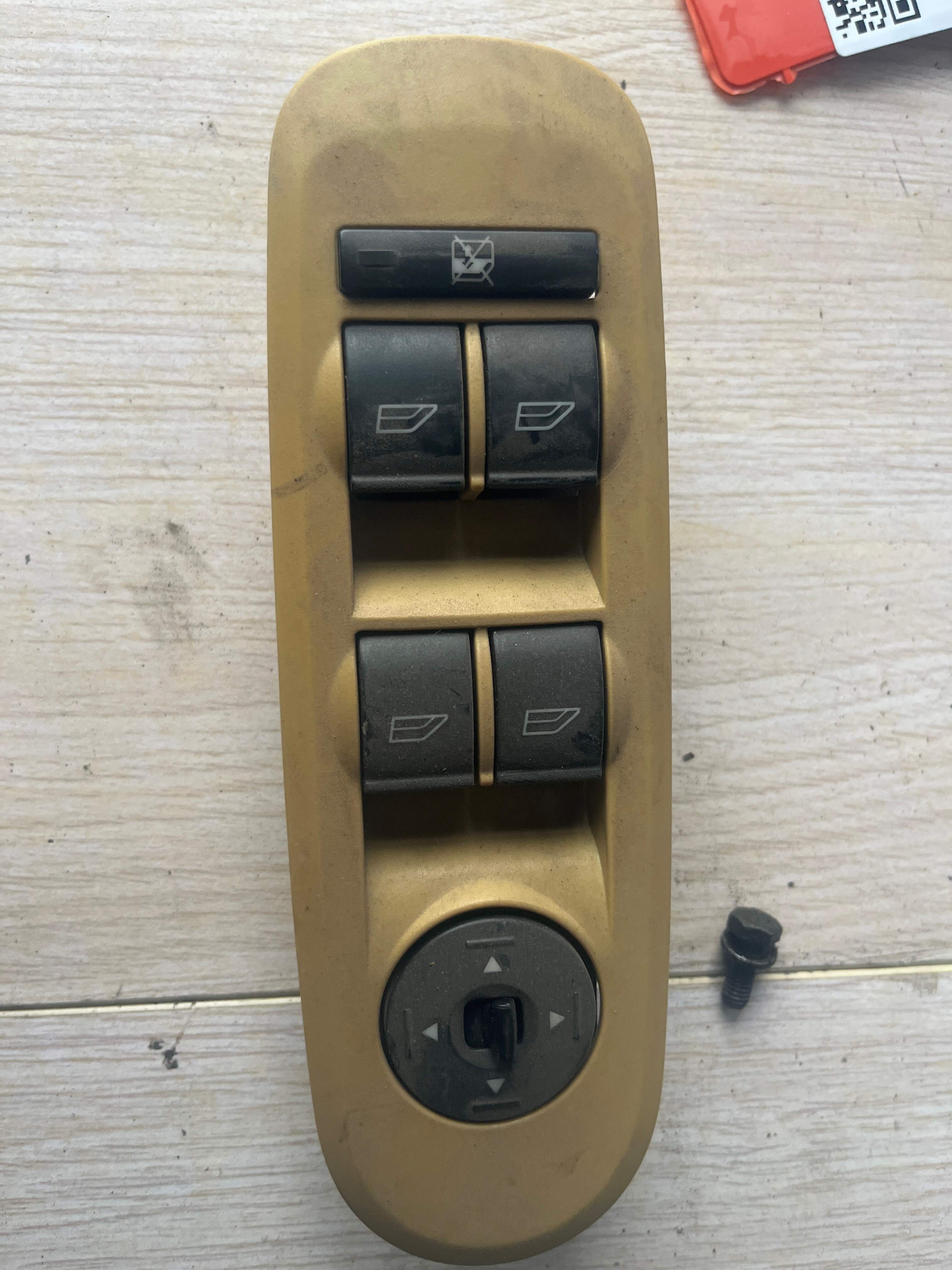 6M2T14A132AF 前门玻璃升降开关(左)