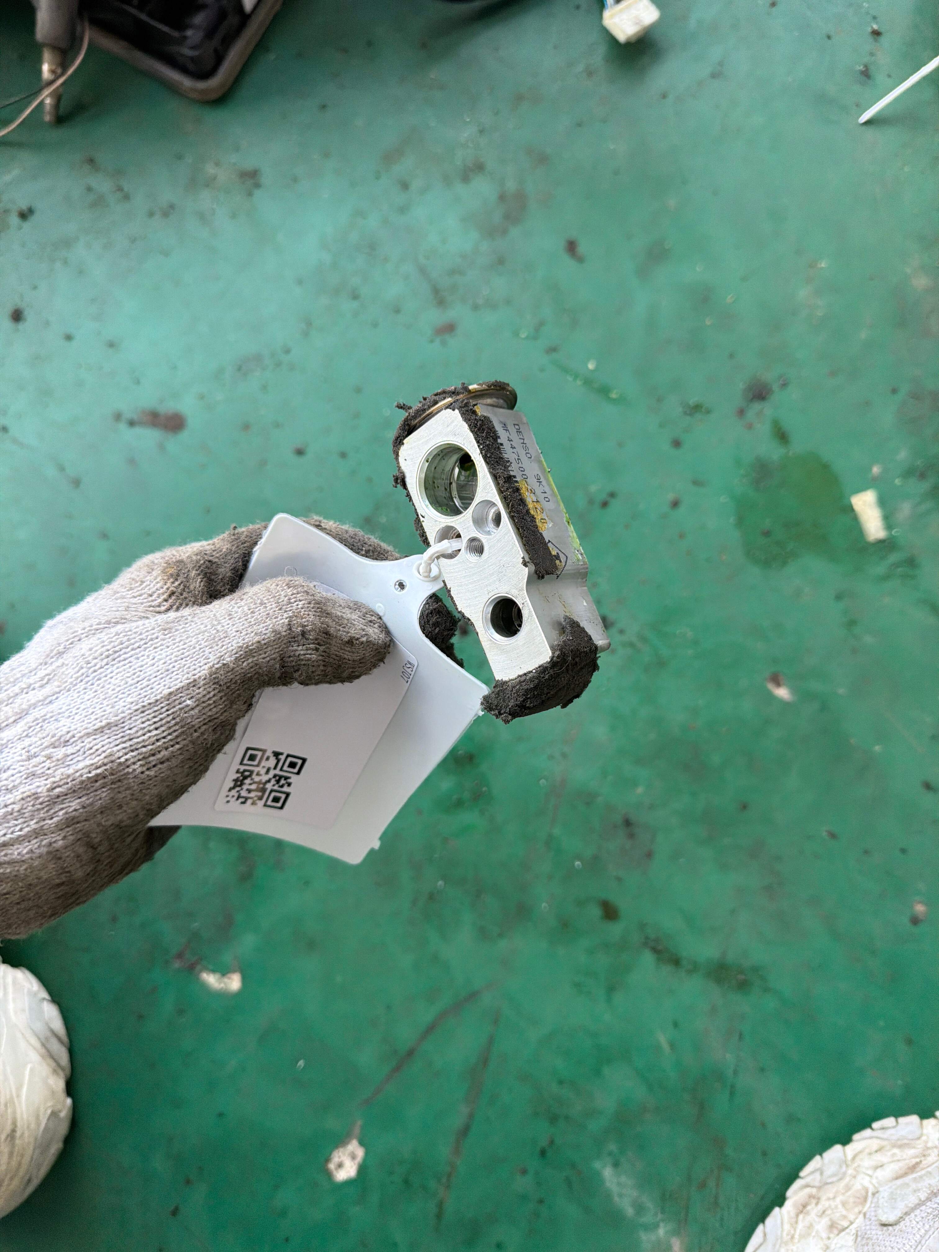 C2Z6539 Expansion Valve