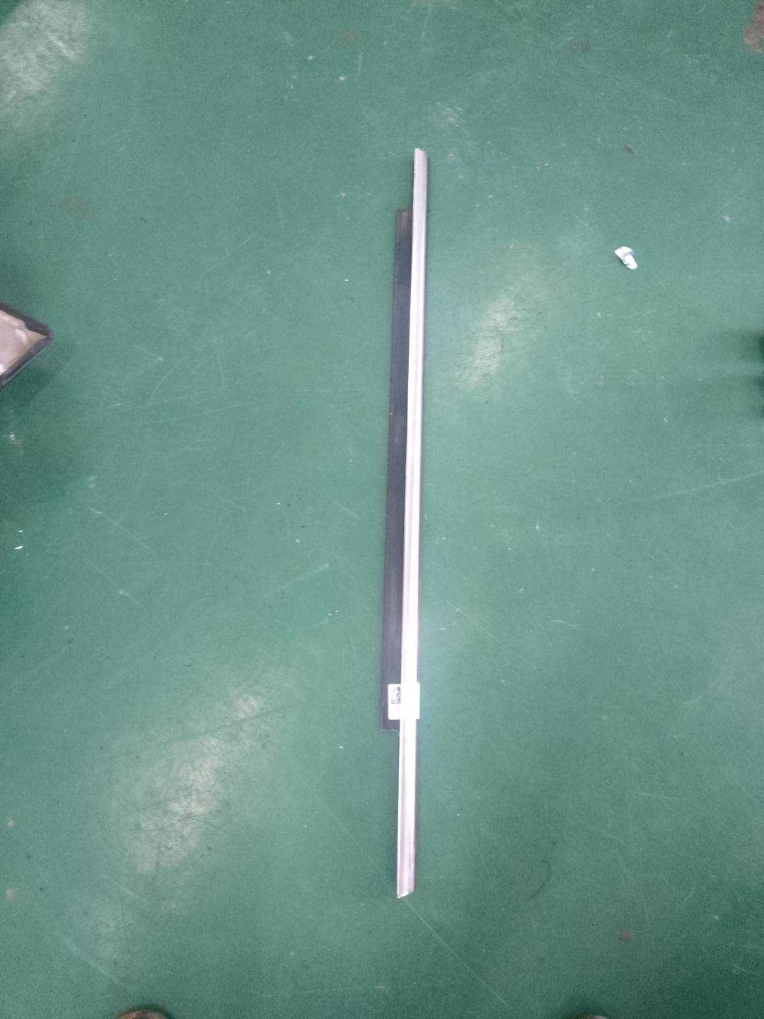 L8KD8537632ZZ 后门玻璃压条（左外）
