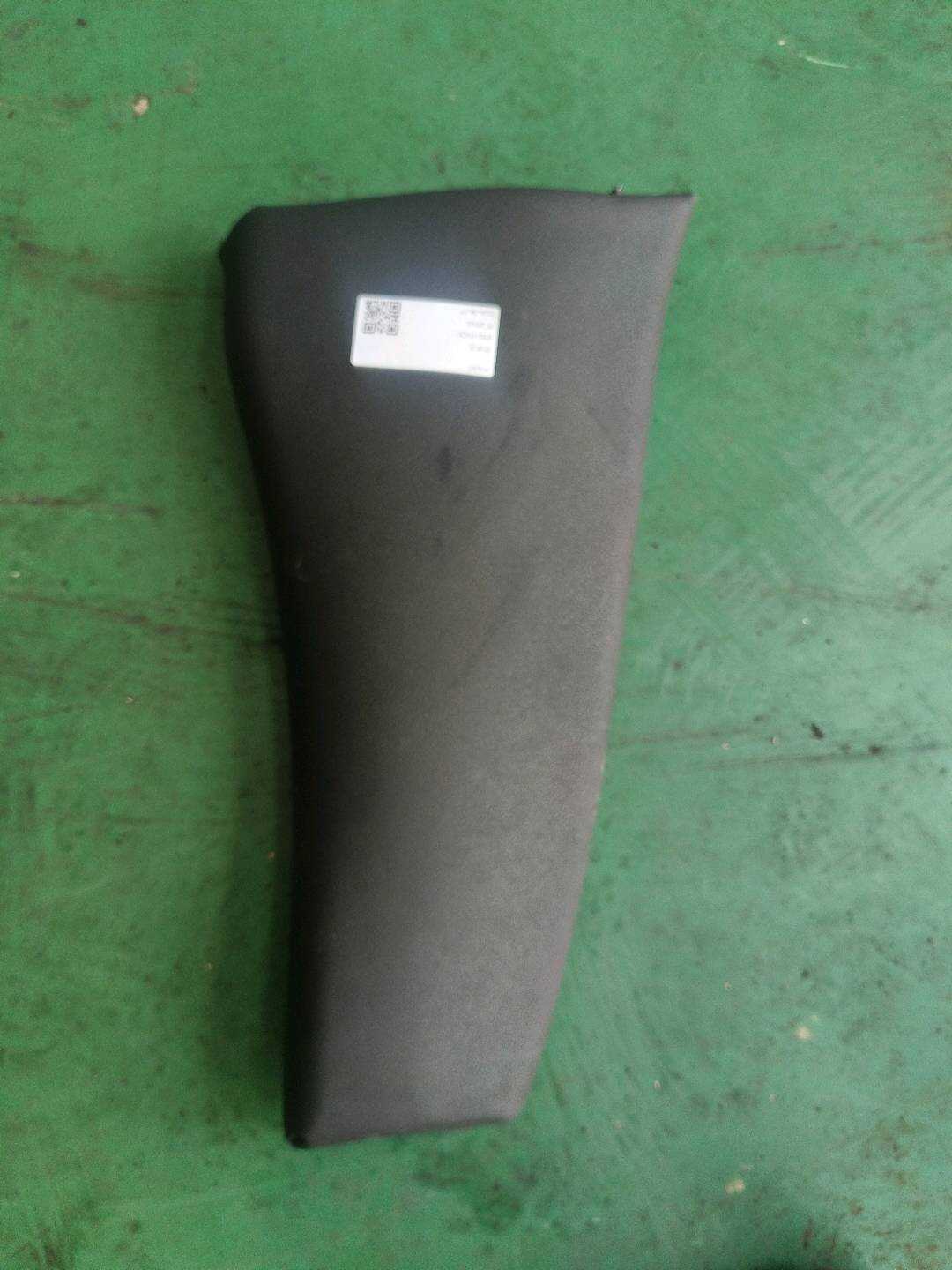 52202992404 后座椅侧靠背（右）