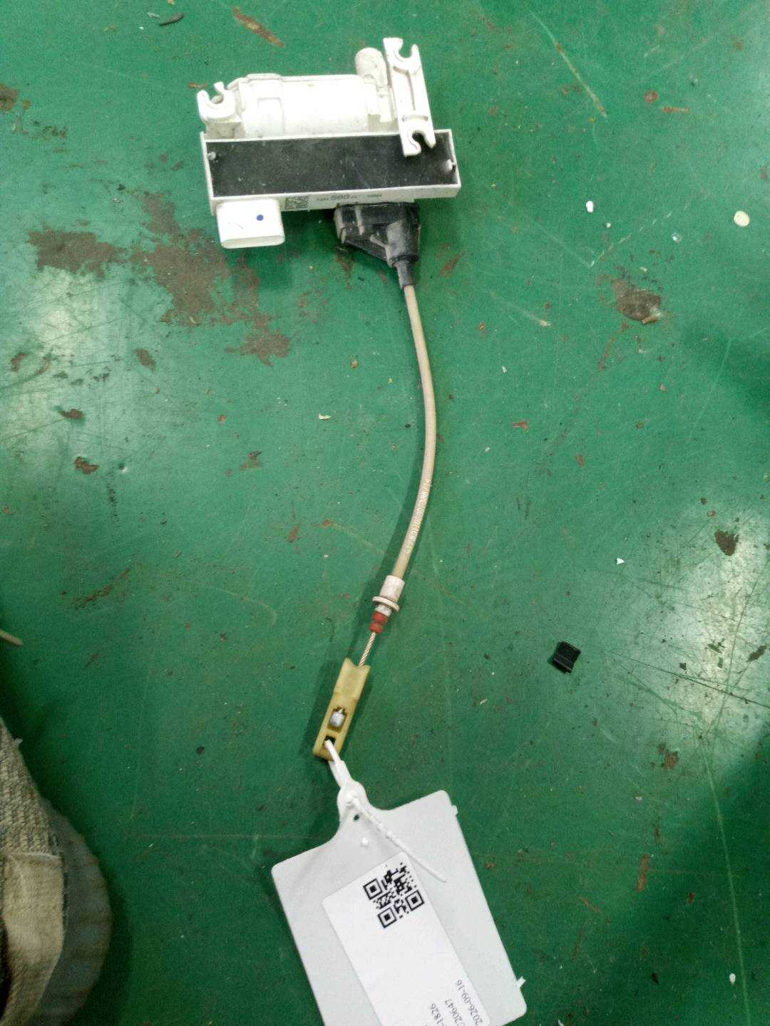 51207419844 后门锁机拉线(右)