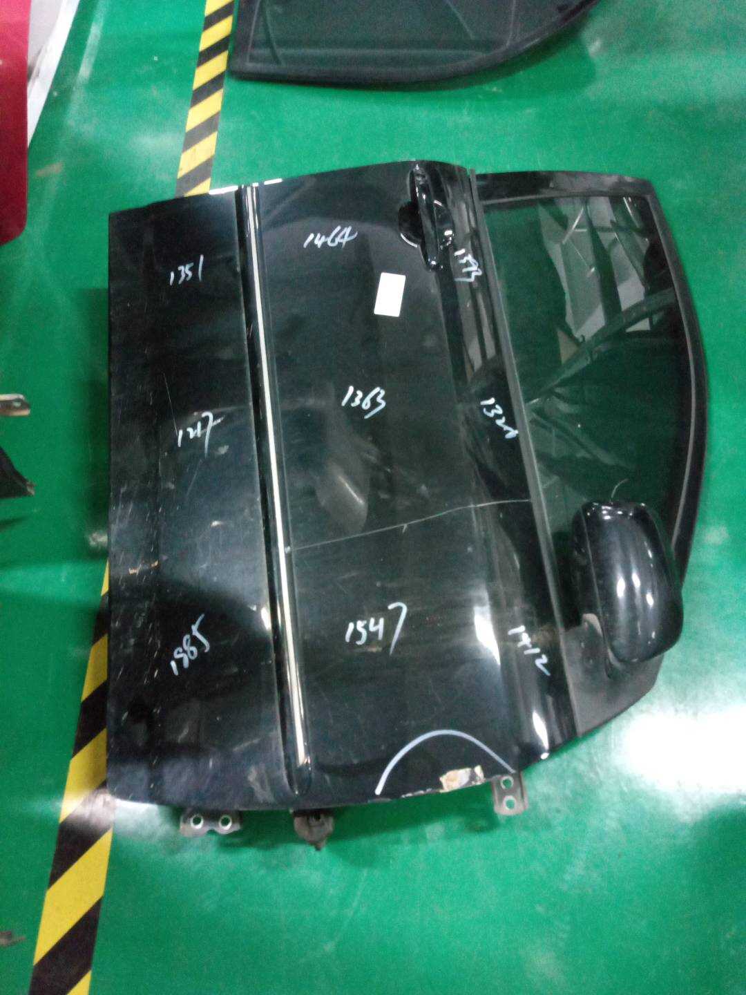 2025041910075 前门壳（右）