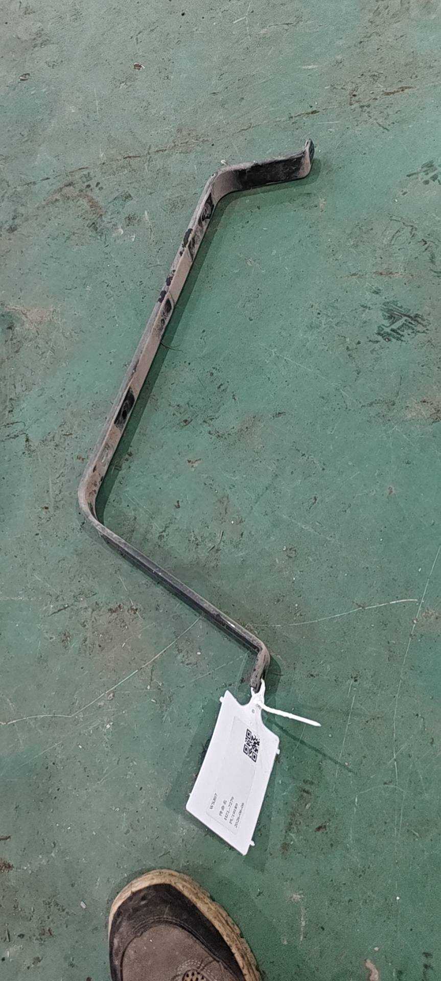 1016019875 燃油箱左侧绑带