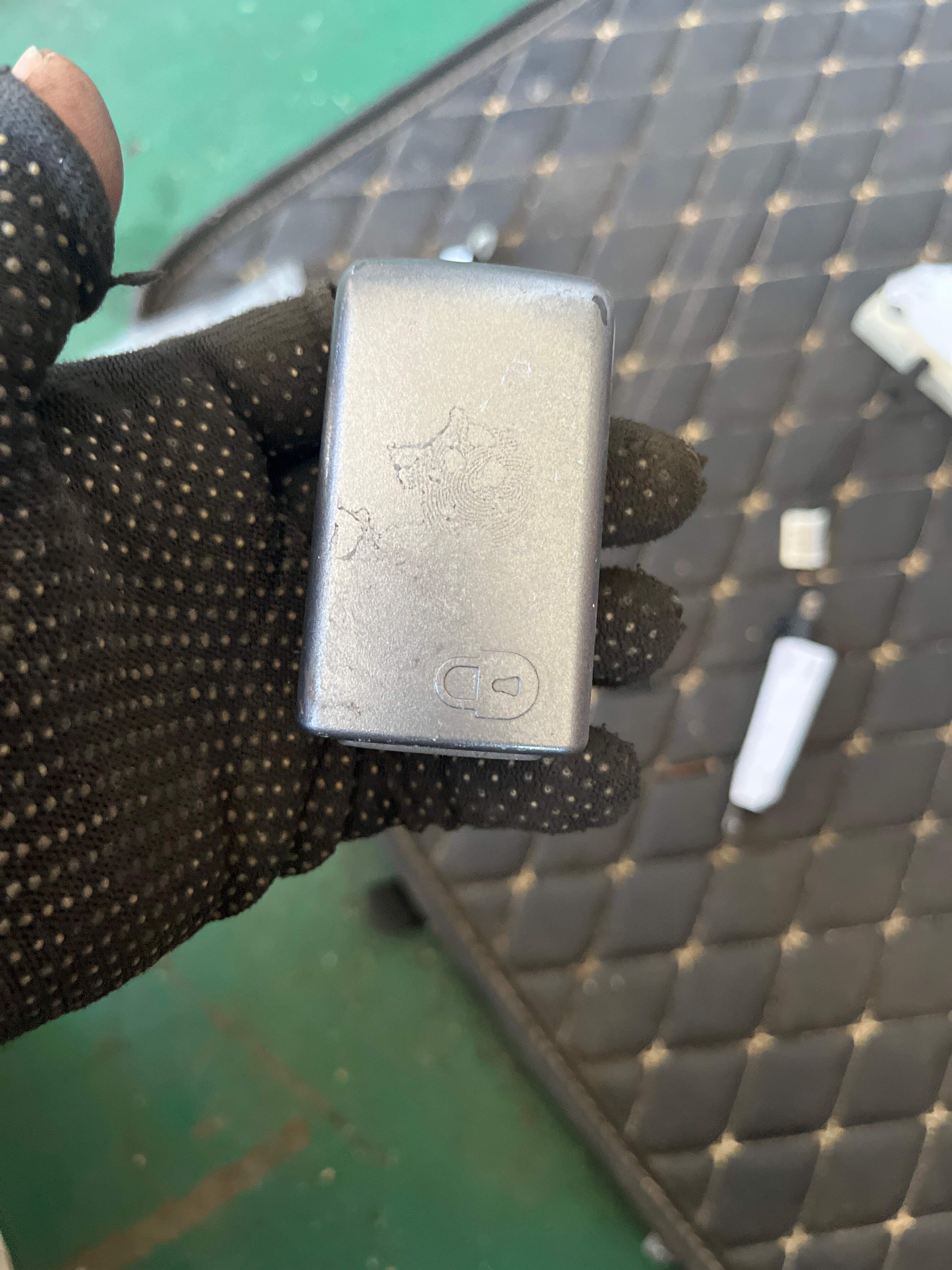 CXJ500070 前门外拉手饰盖（左）