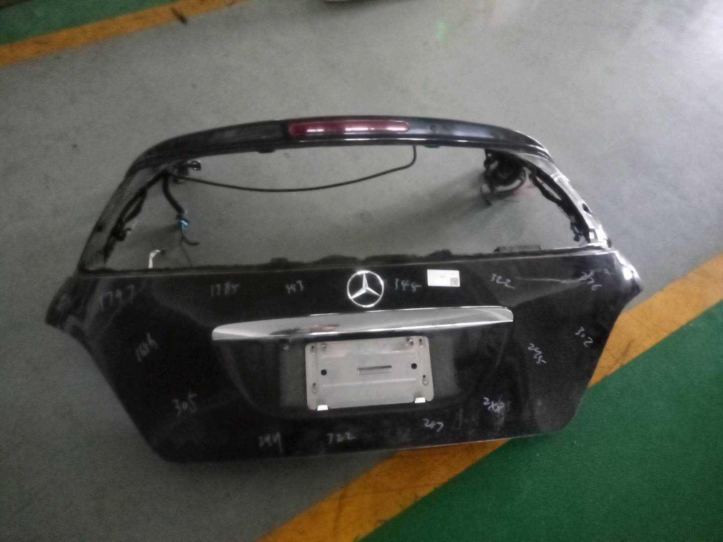 2025051919 尾盖总成