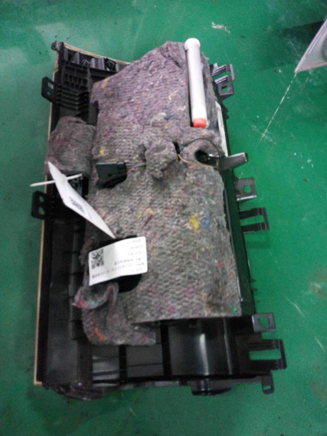 C2Z15962SEL 仪表台杂物箱