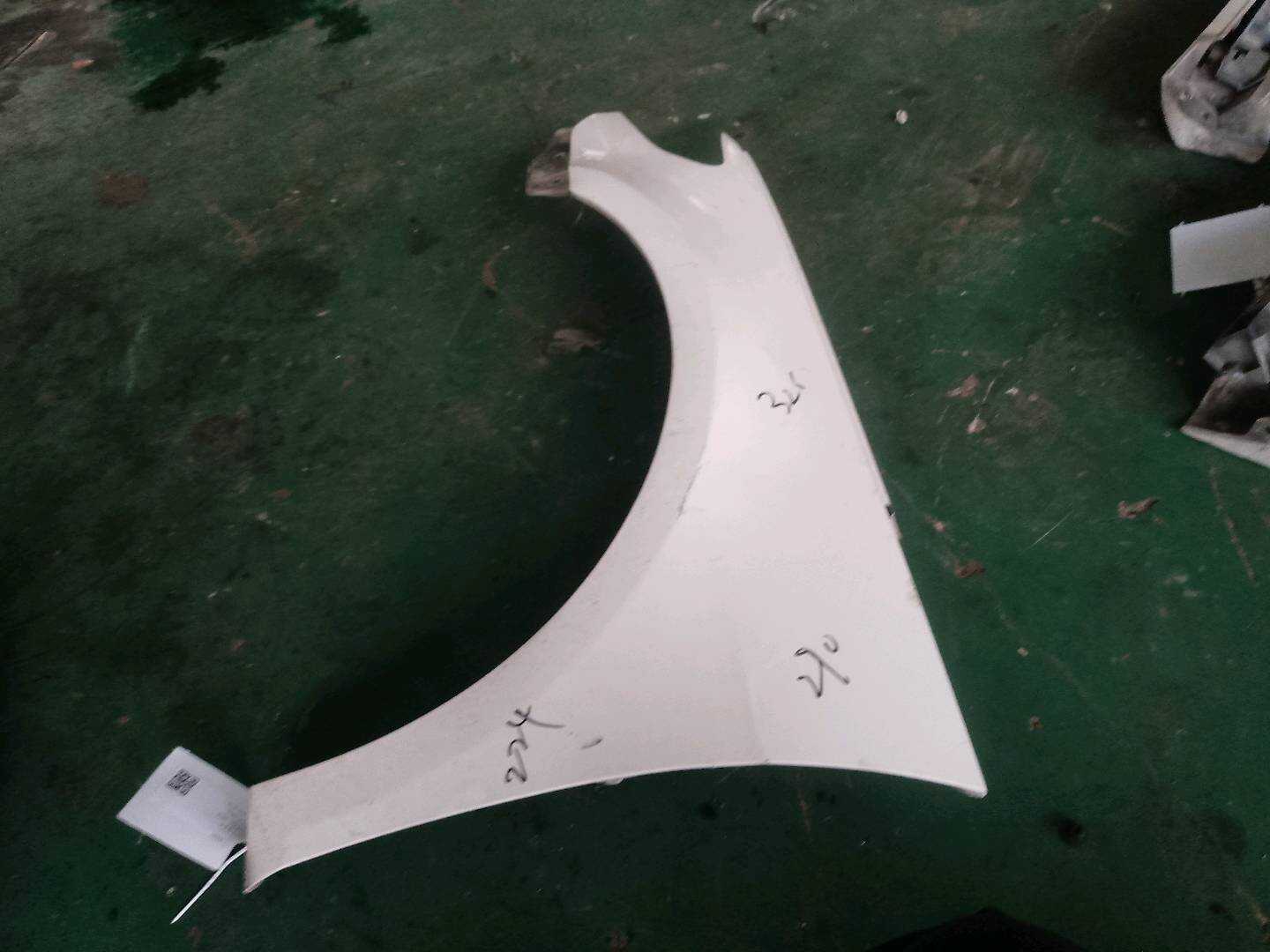 L3C8821021 Front Fender, Left