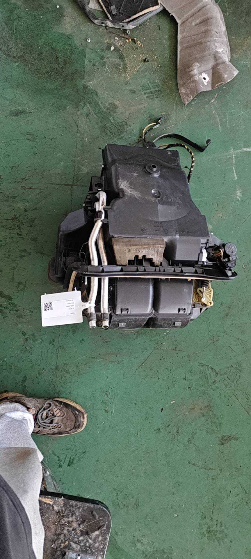 64119135744 蒸发箱总成
