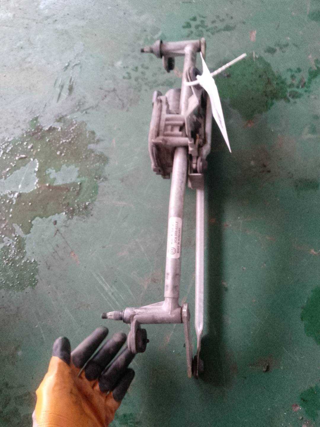 3C8955023F 前风挡雨刮器总成