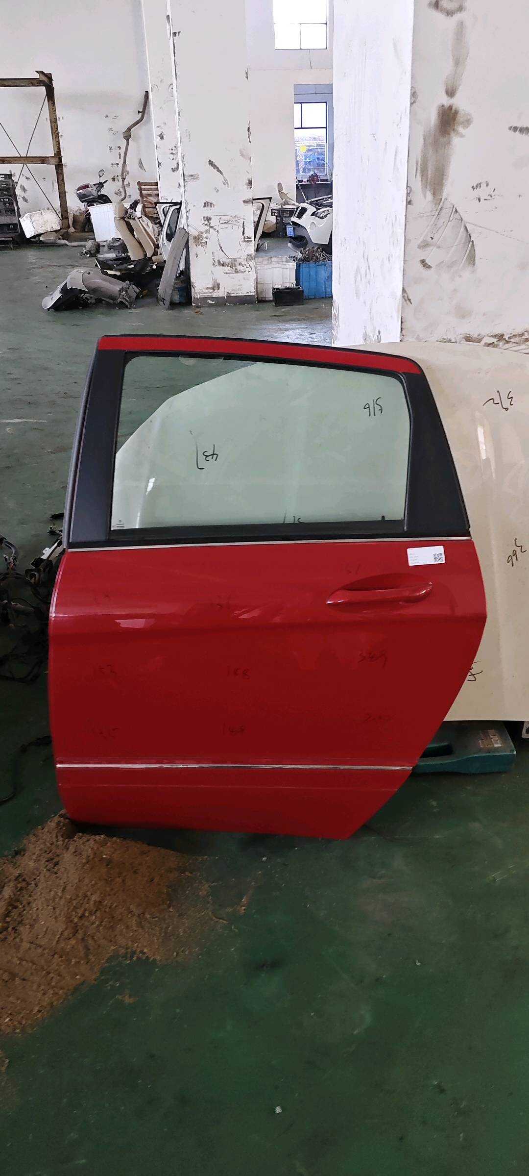 A1697302105 后门壳(左)