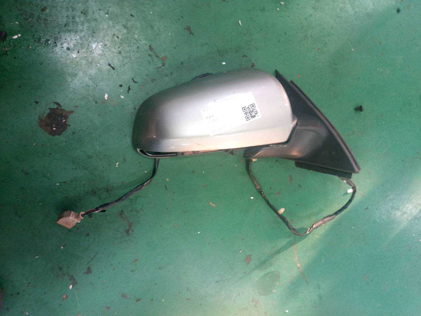 8E1858532AC Side Mirror Mounting Base, Right