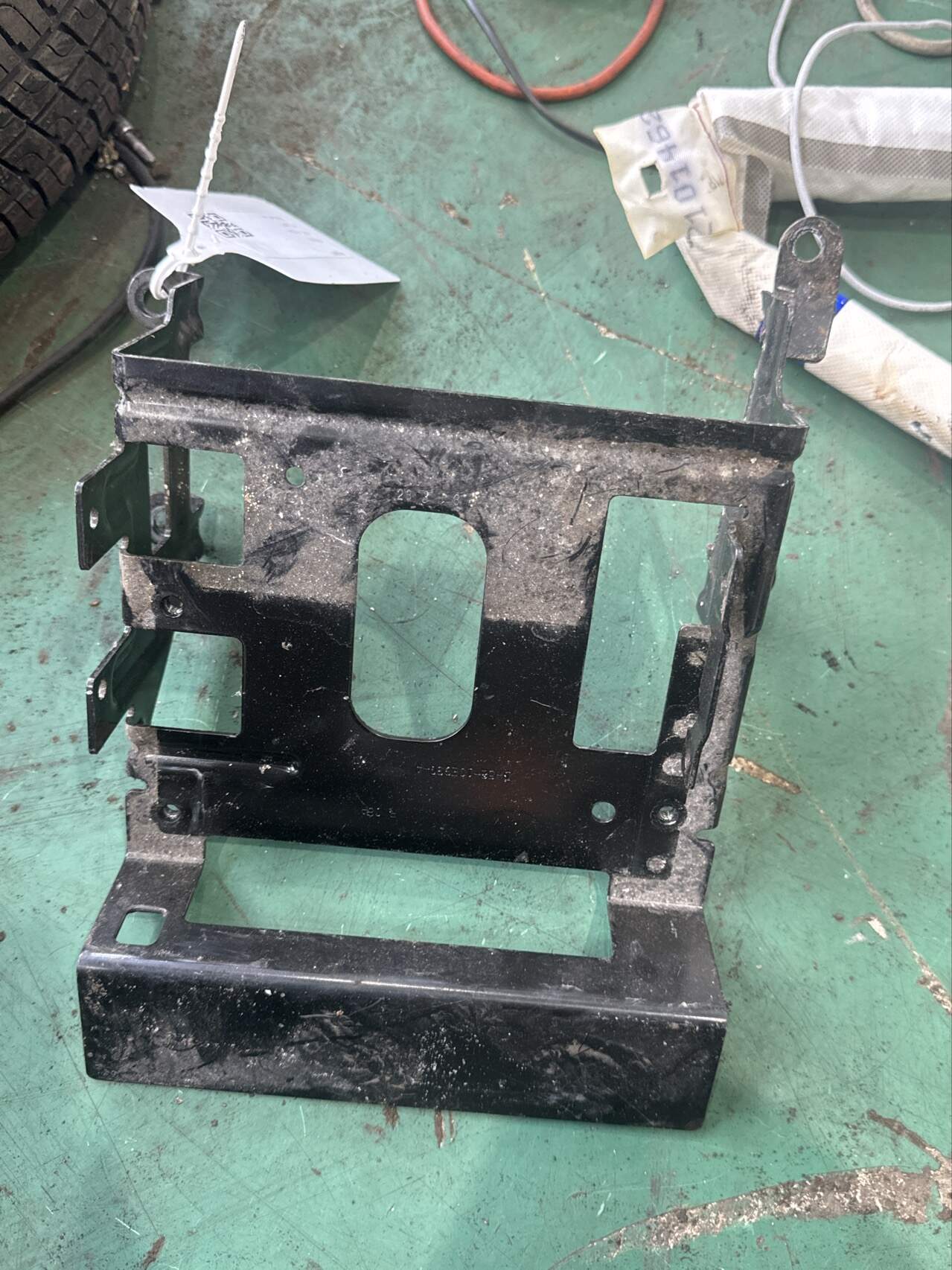 LR049889 Bracket