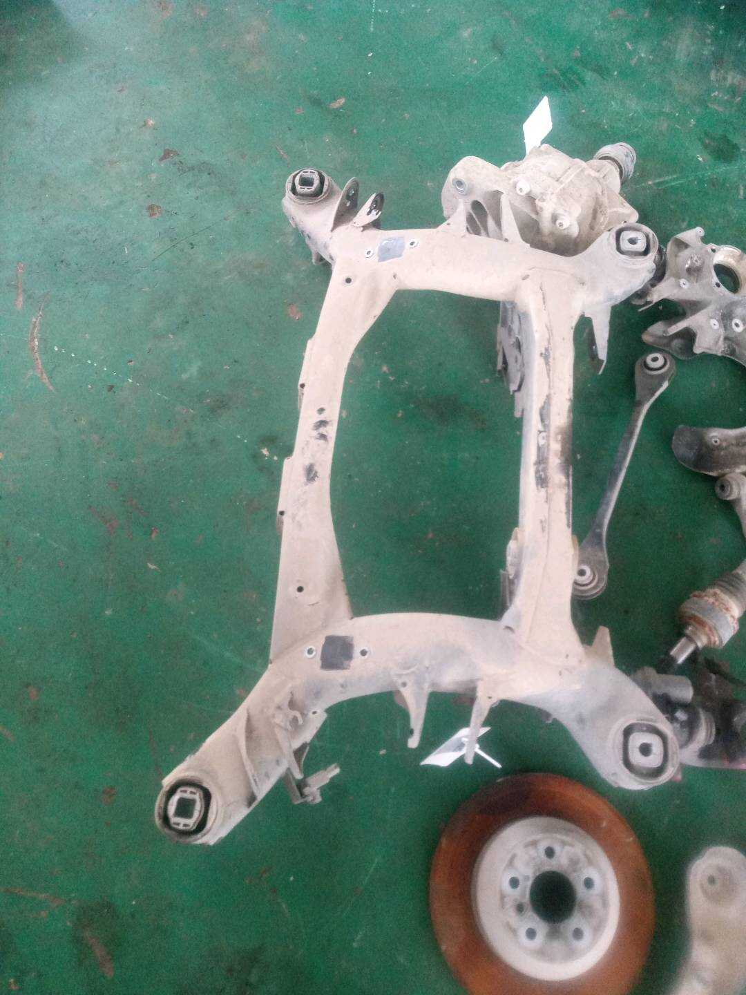 33306874409 Rear Axle Housing