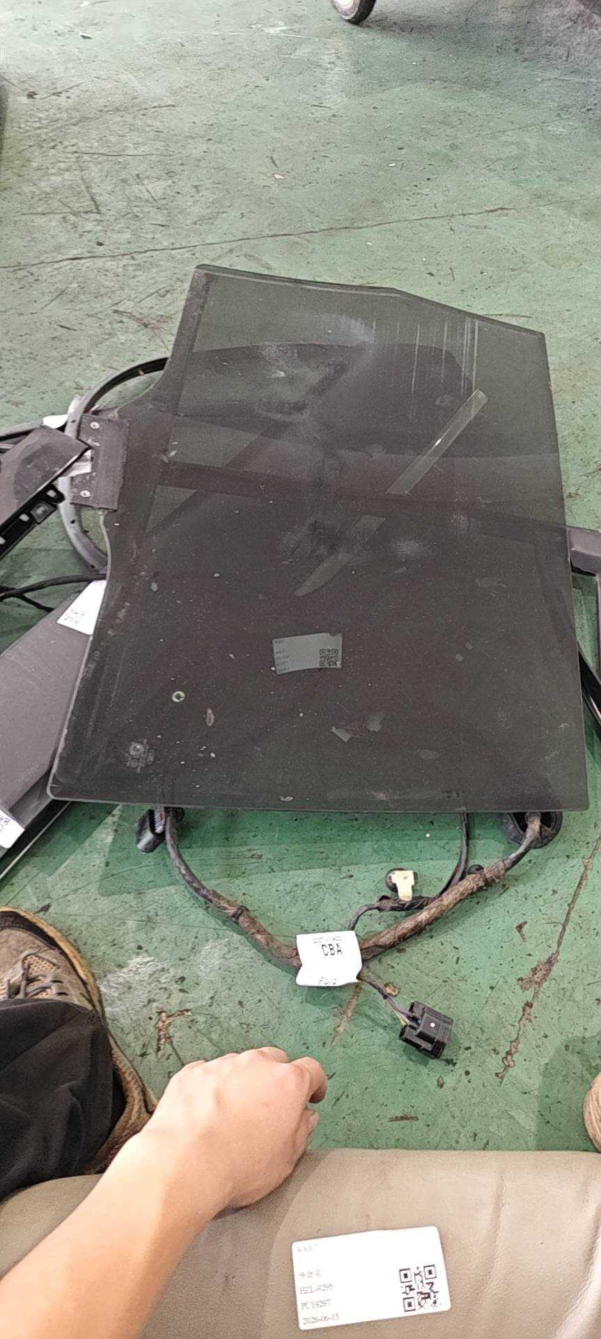 FK7BR25713BA 后门玻璃(左)
