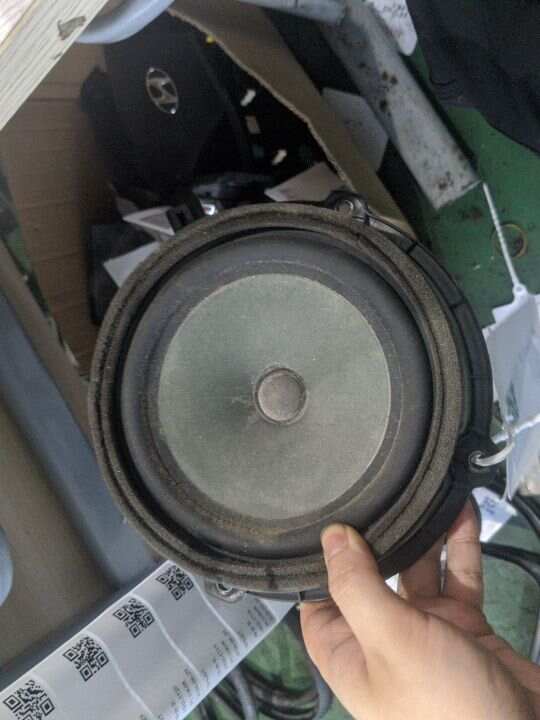 963304V000 前门扬声器(右)前门扬声器(左)后门扬声器(右)后门扬声器(左)