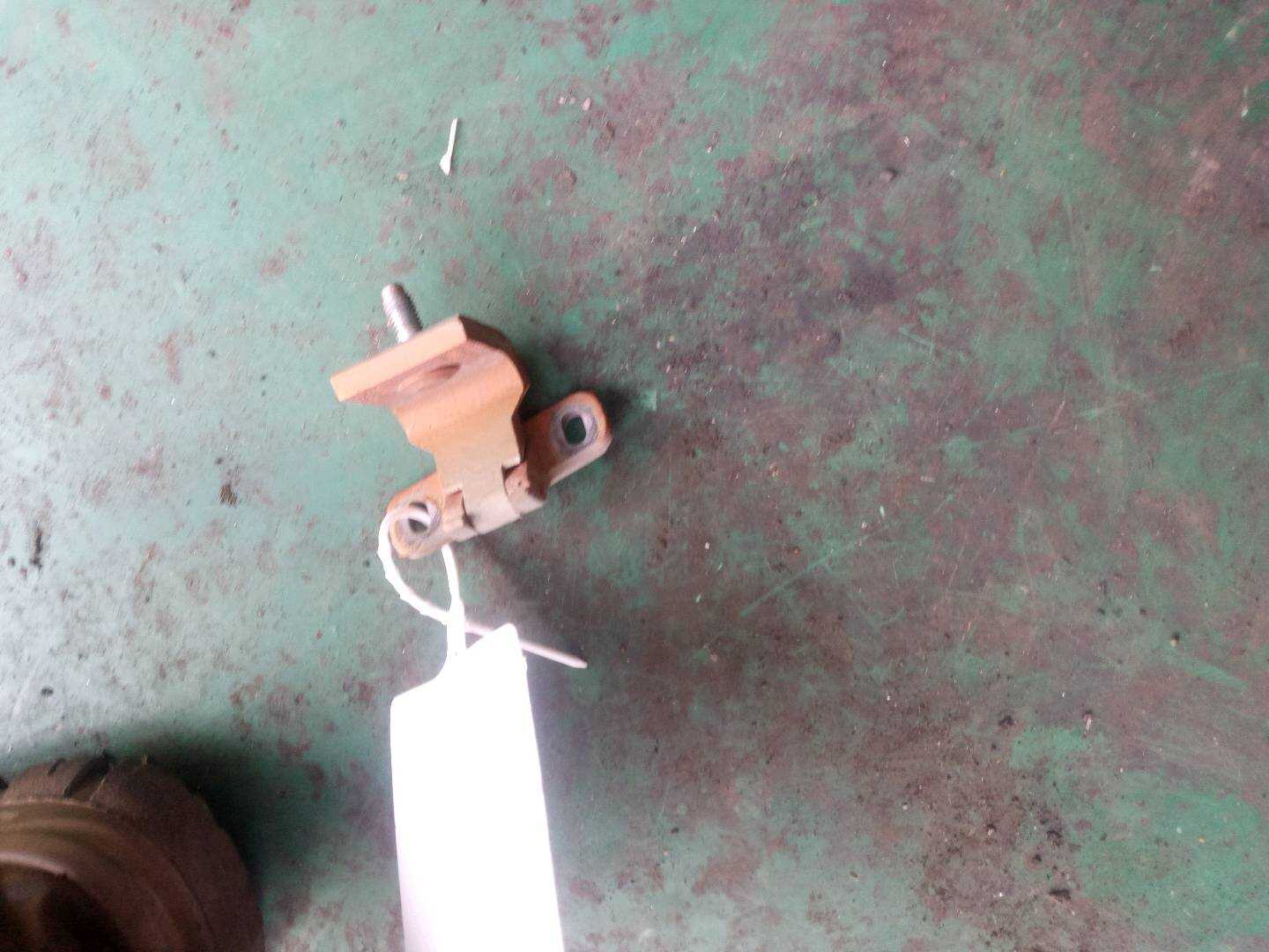 L8U0827300 尾盖铰链（右）