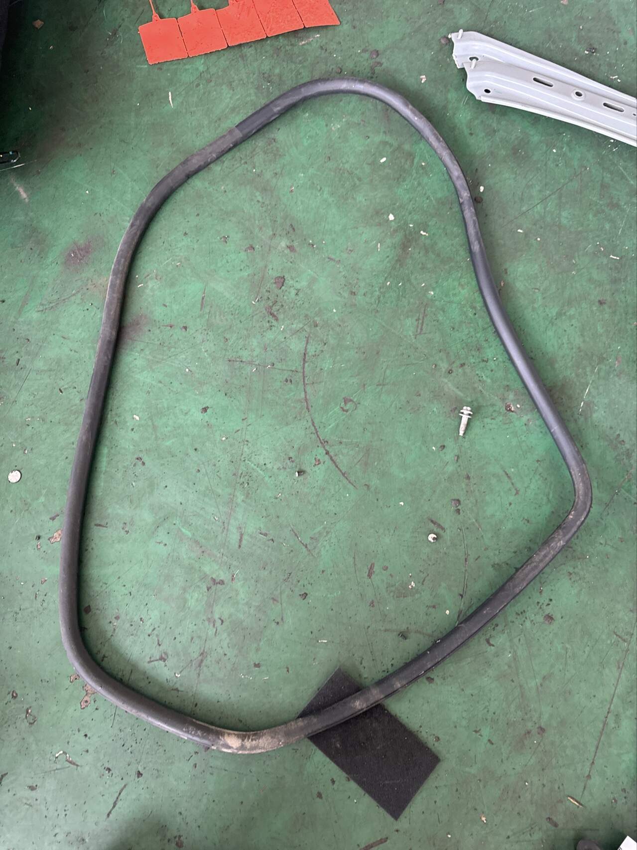 5081027600 Left Rear Door Seal Strip