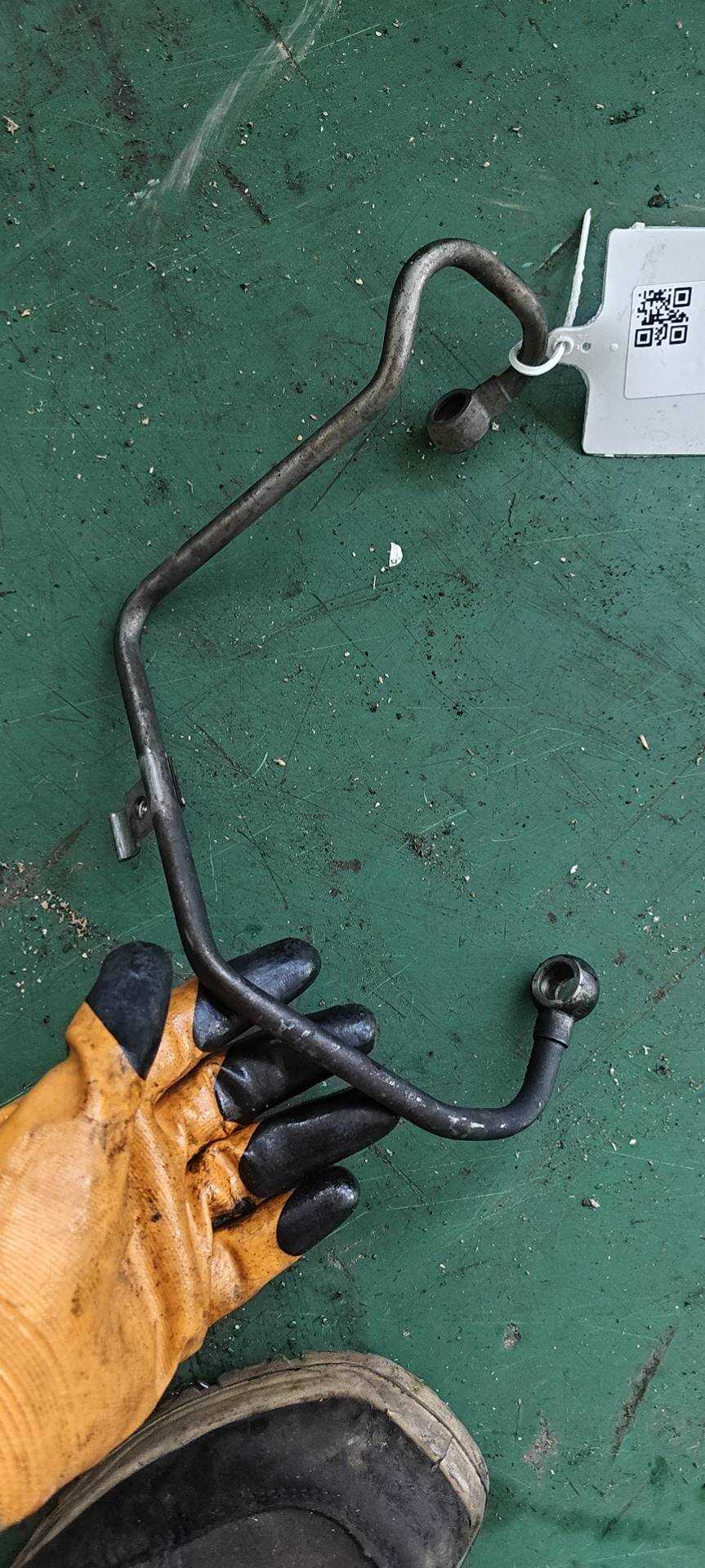 LR024986 涡轮增压器进水管