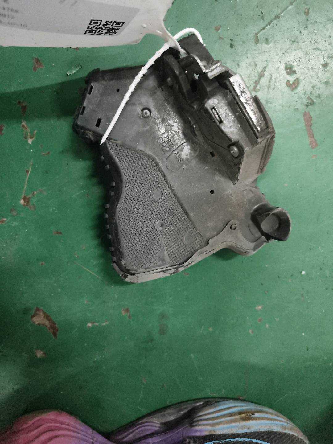 690300G011 前门锁总成（右）