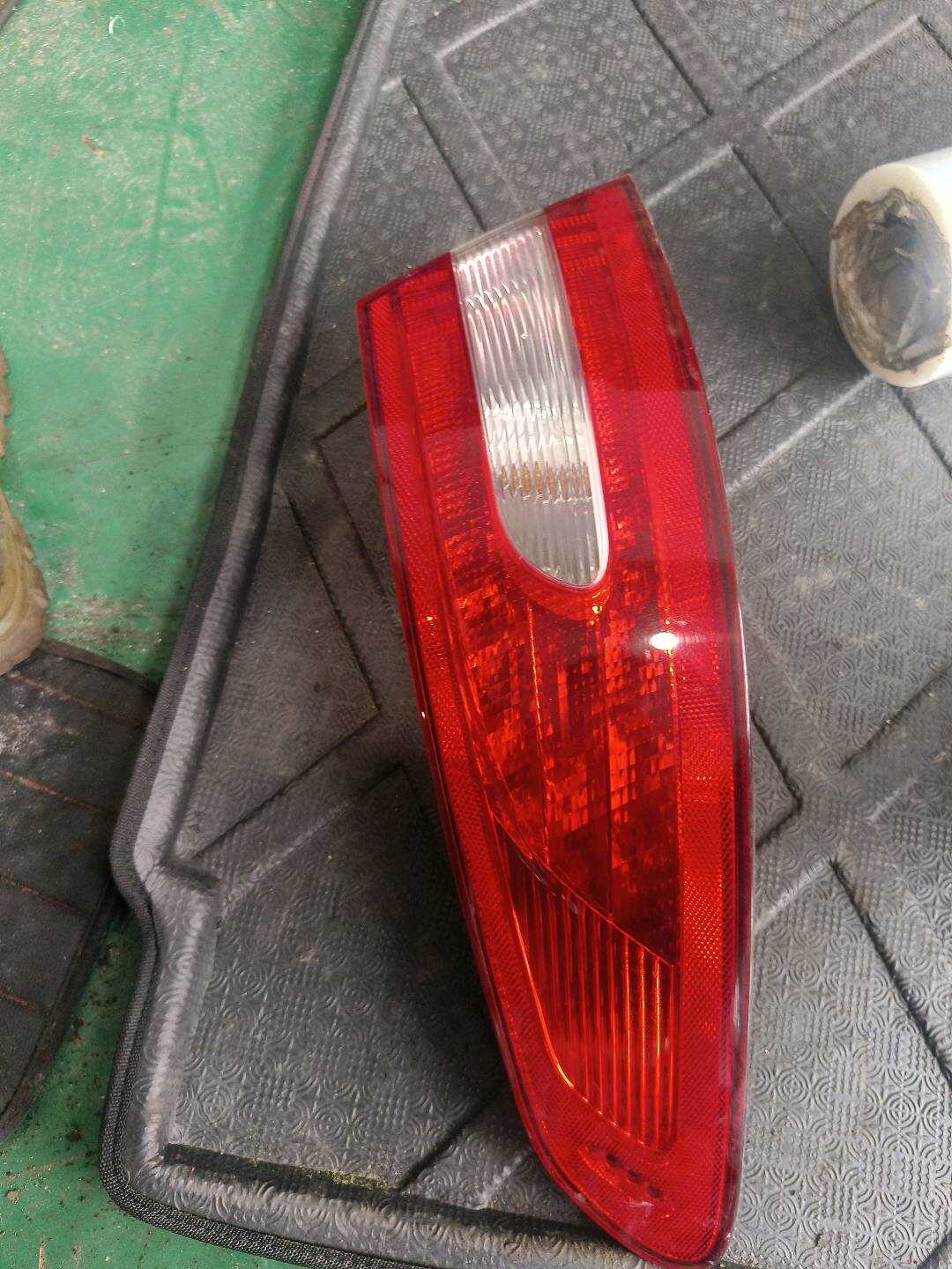 C2Z3460 外尾灯总成(左)