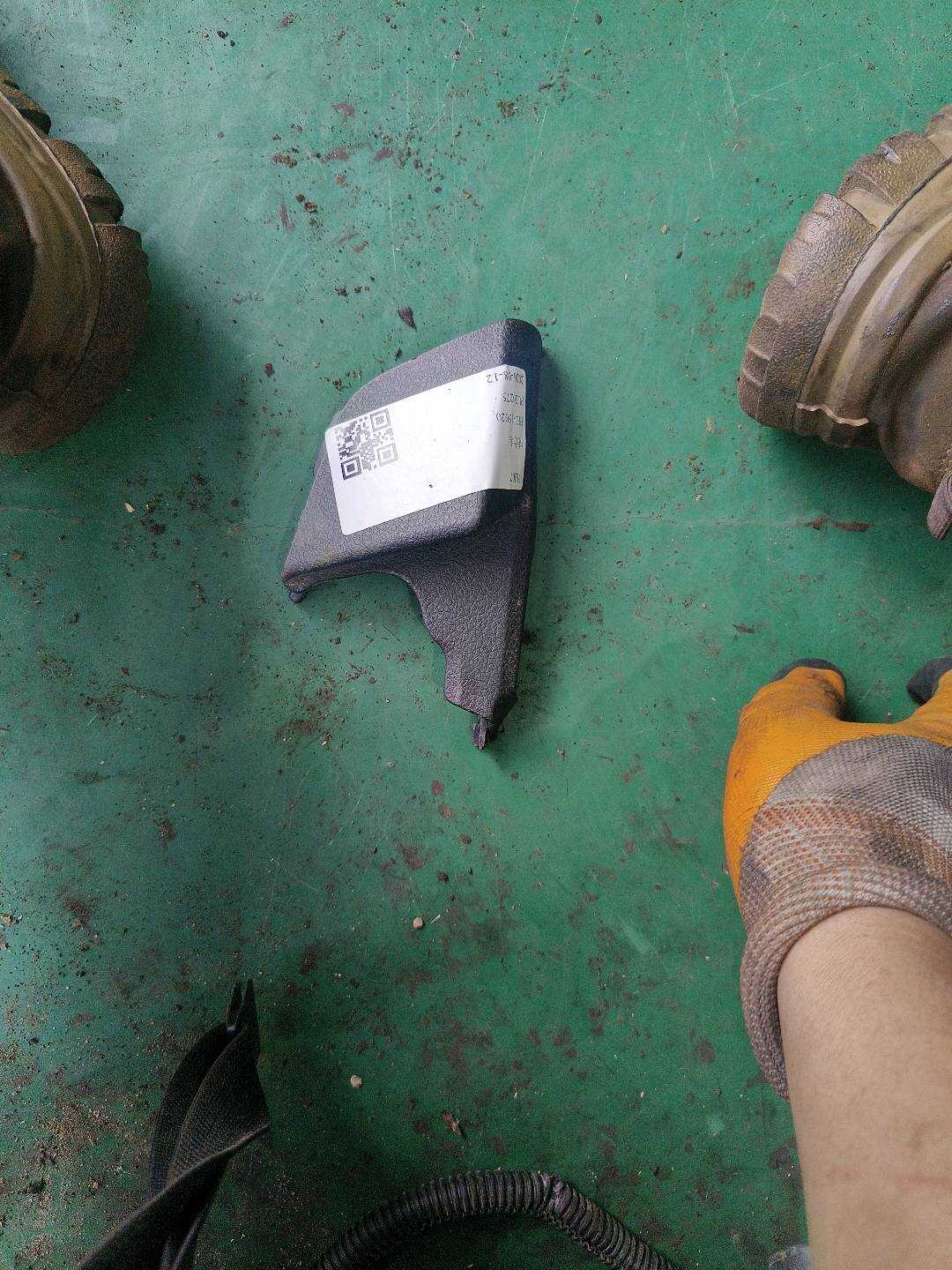 52107275690 副驾驶员座椅侧饰板盖(右)