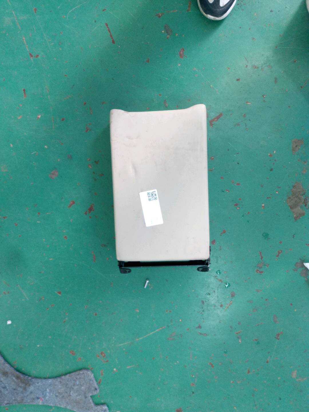 4L0883081K 后排座椅中央扶手箱