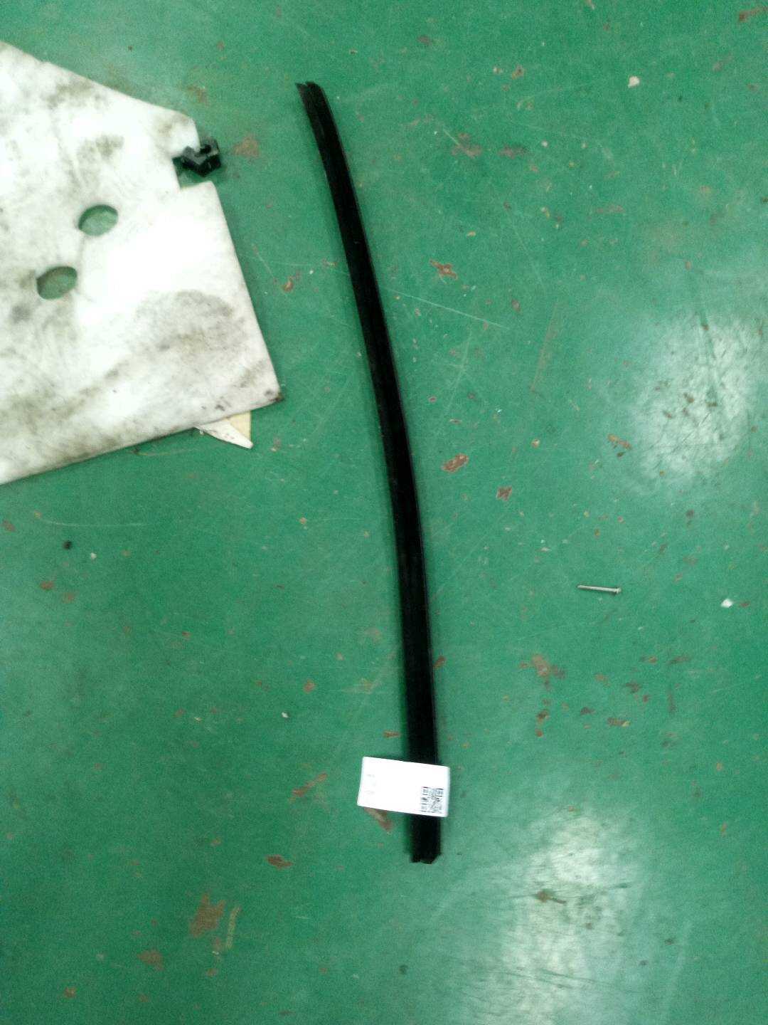 4L0839479 后门玻璃压条(左内)