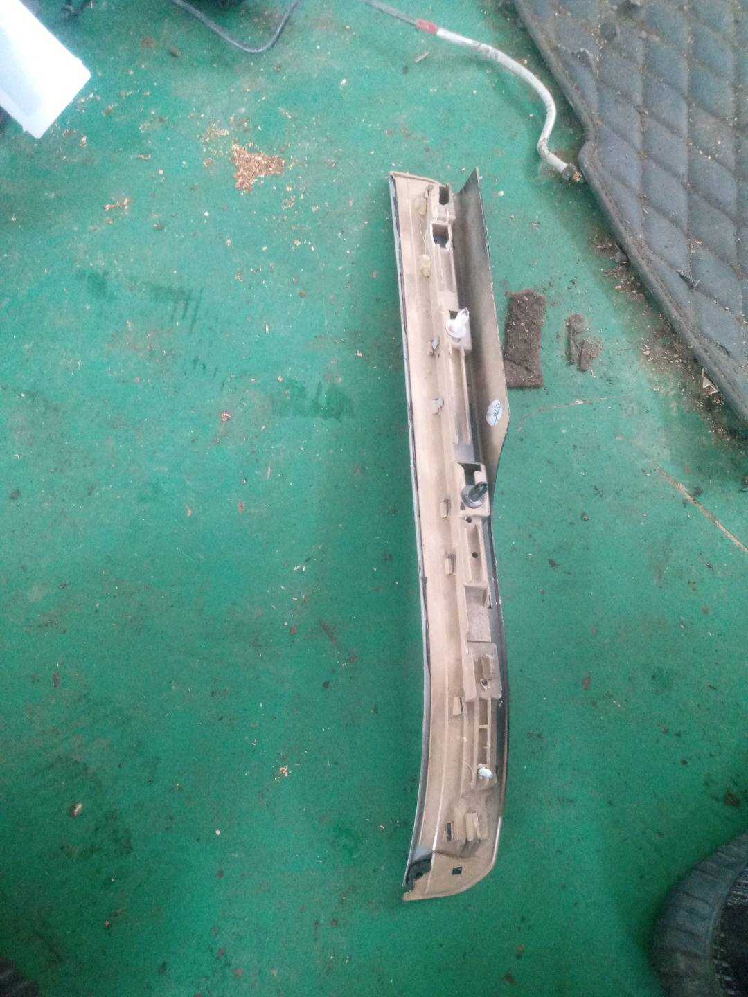 A22168018358K67 后门槛装饰板(右内)