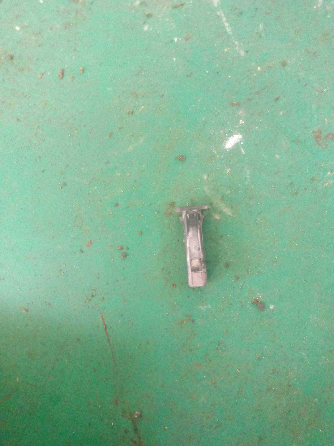 4M0121095 水箱安装支架胶销（上）