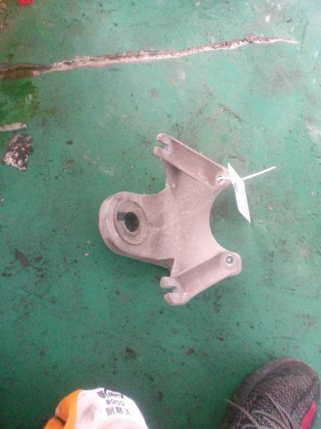 22326772289 变速器支架