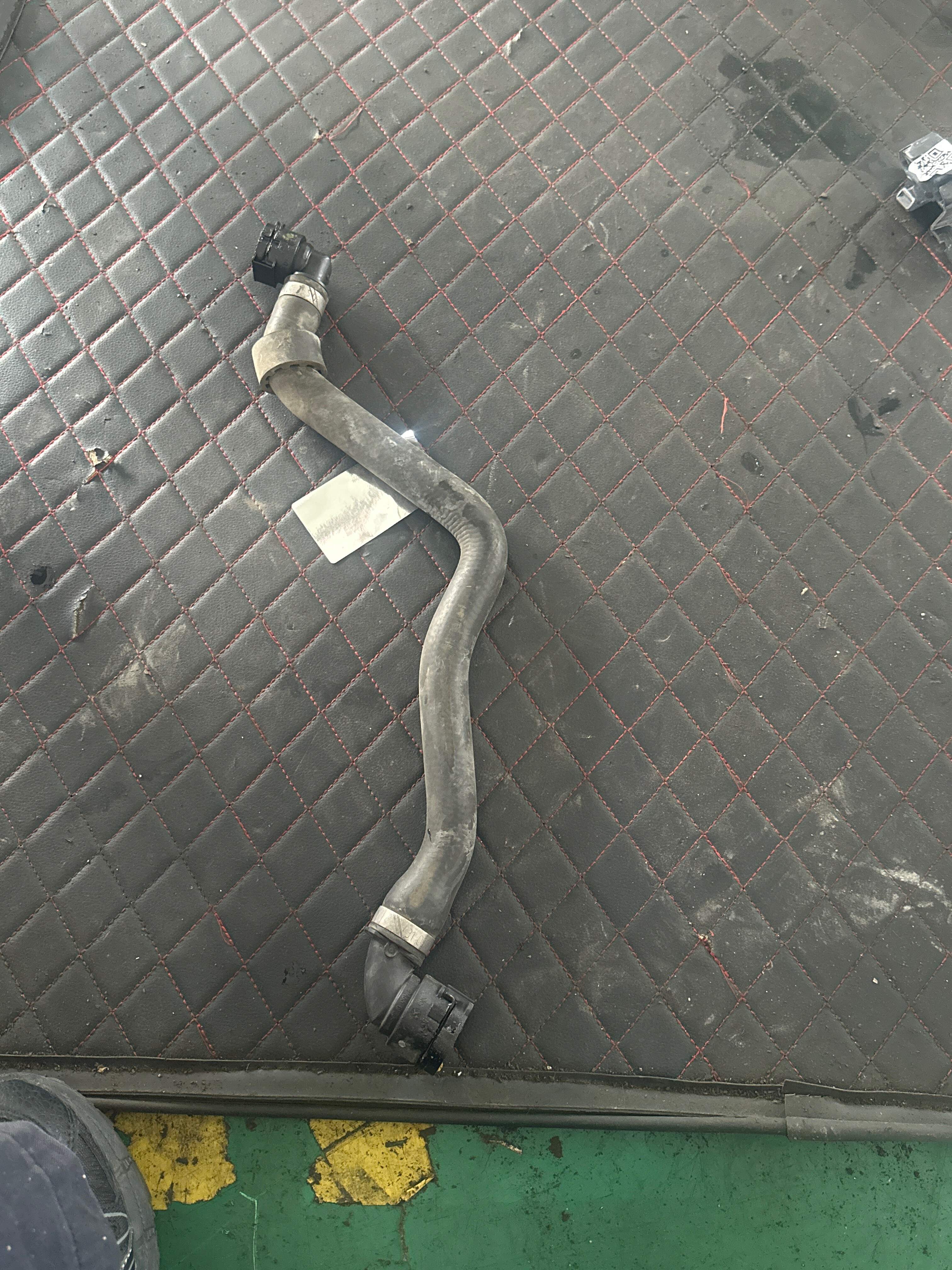 A2535015100 增压中冷器进水管