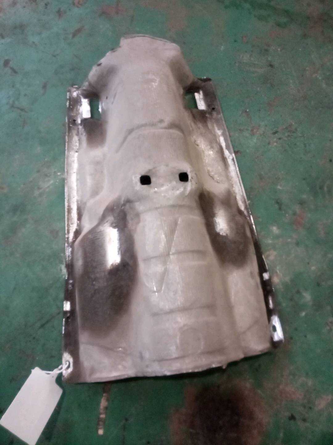 L8E0804160AD Exhaust Pipe Heat Shield, Center