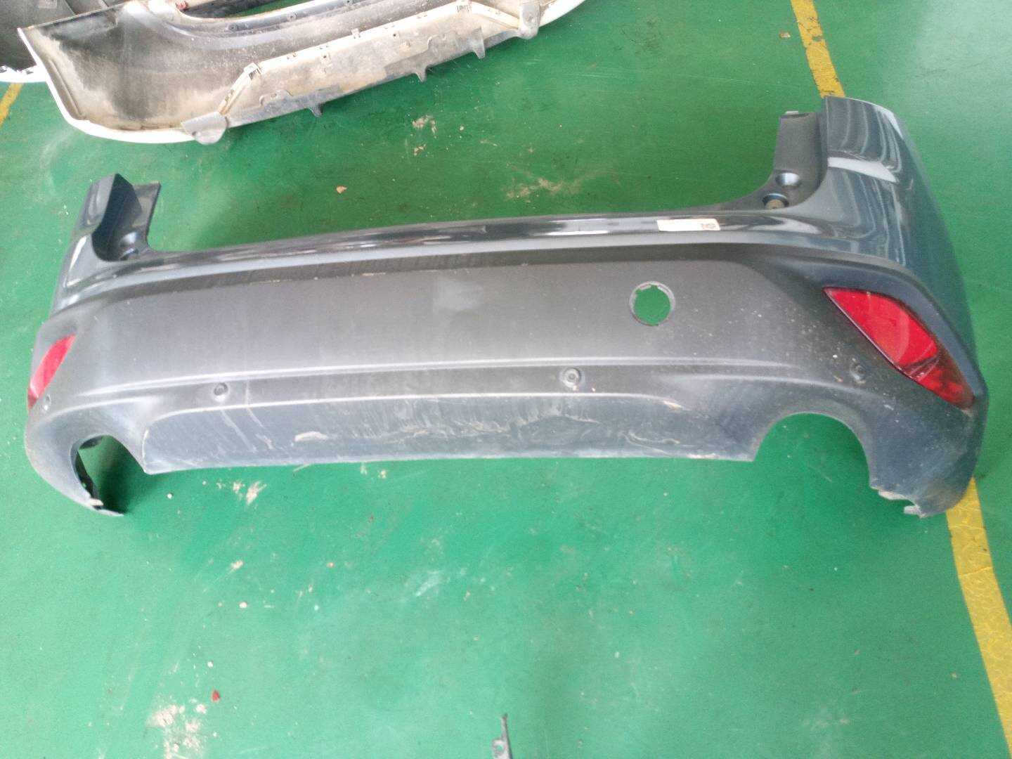 1018058538 Rear Bumper Cover