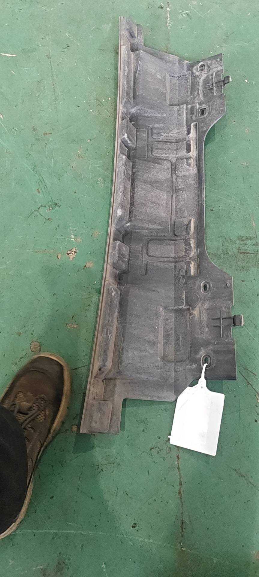 LR032204 Rear Bumper Lower Guard
