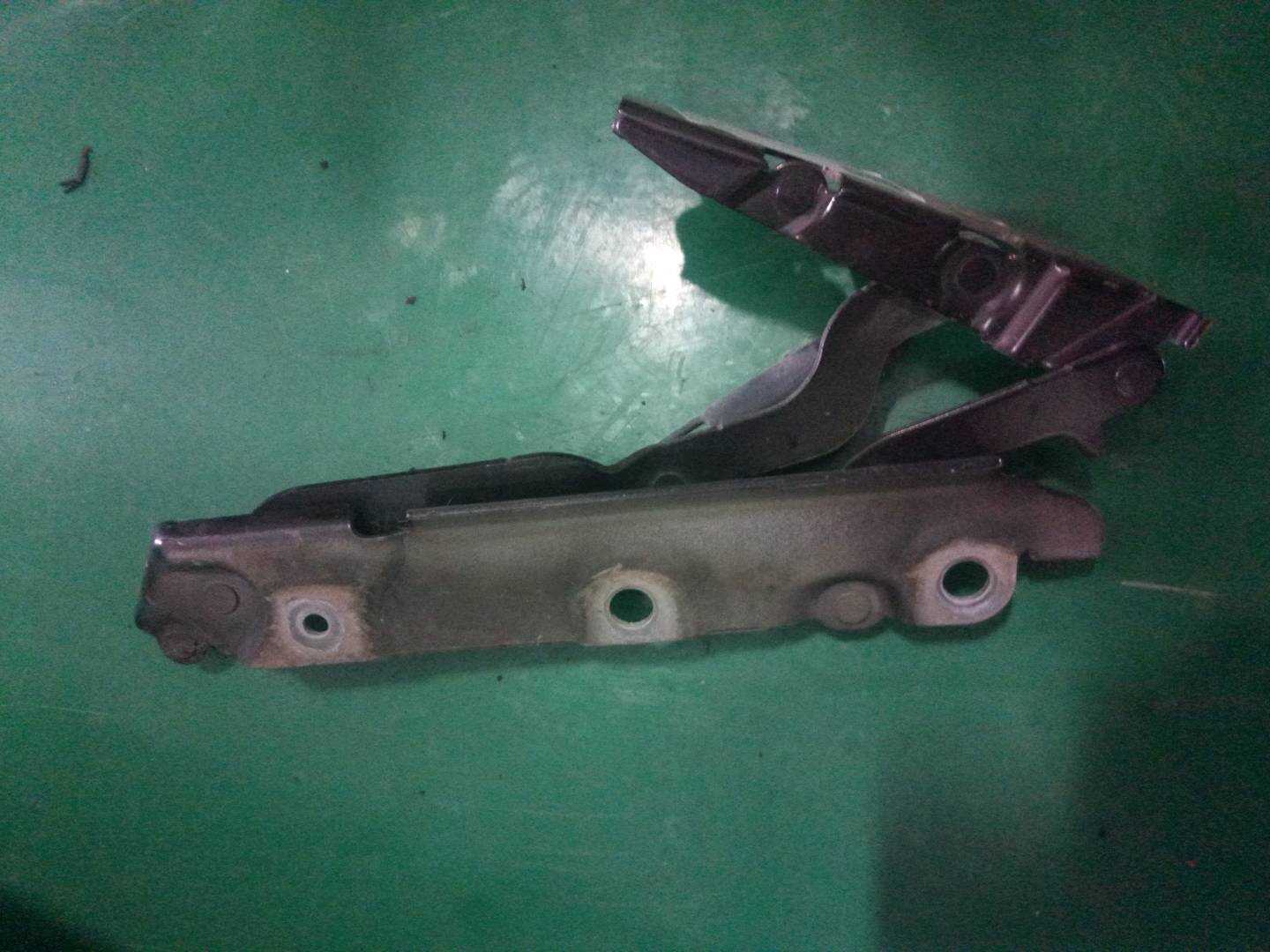 C2Z12577 尾盖铰链（右）